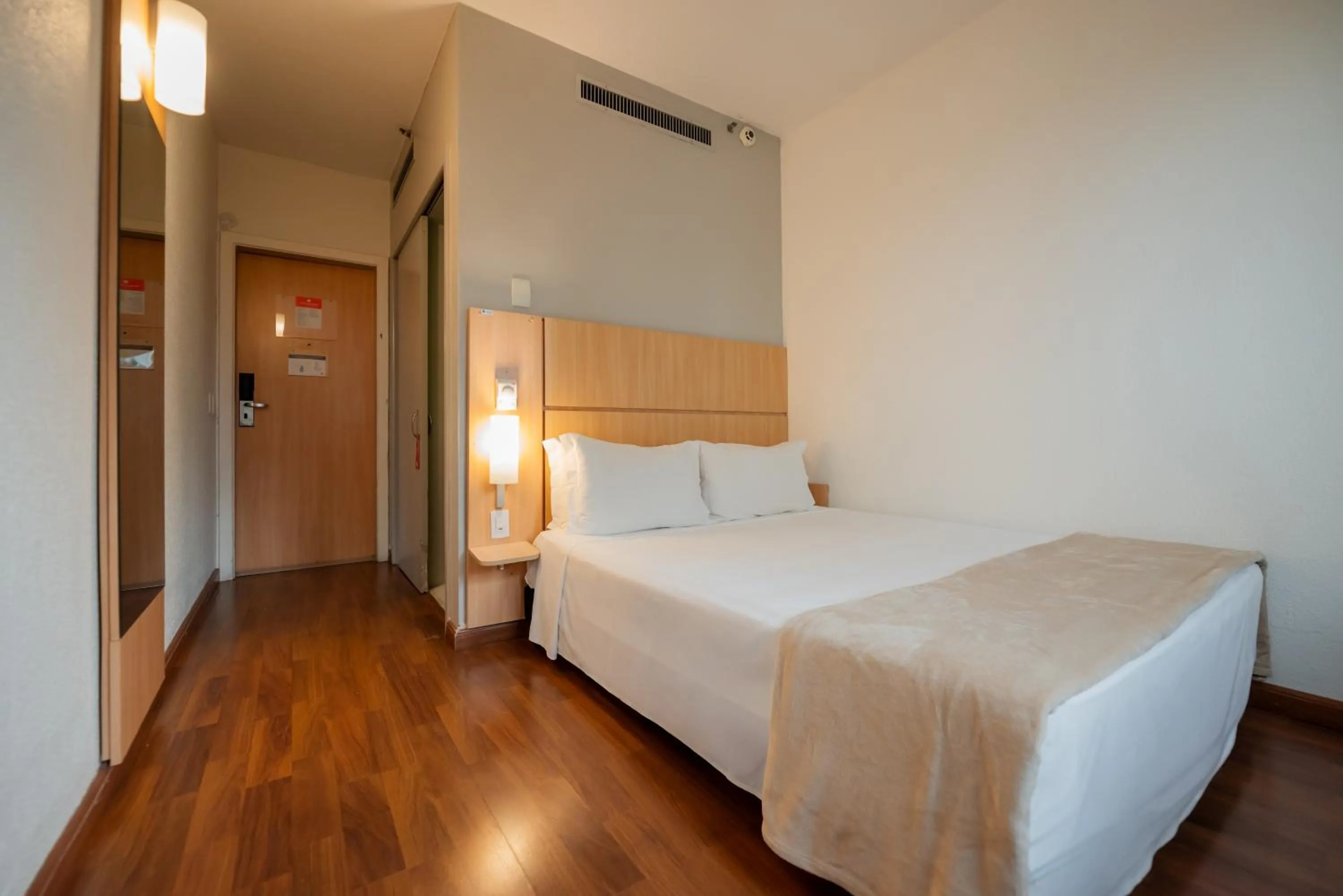 Bed in Ibis Florianopolis