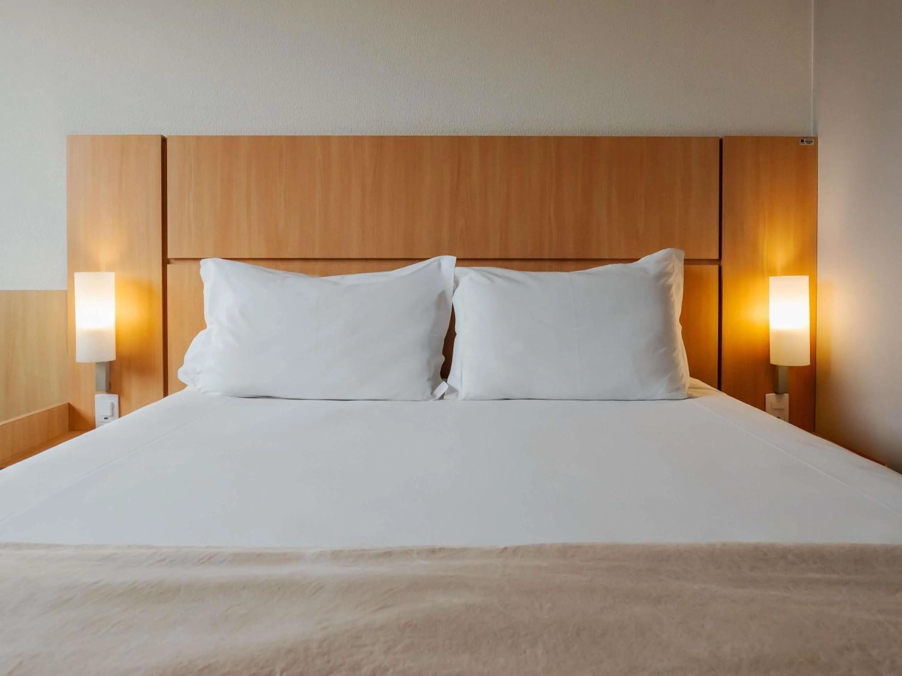 Bedroom, Bed in Ibis Florianopolis