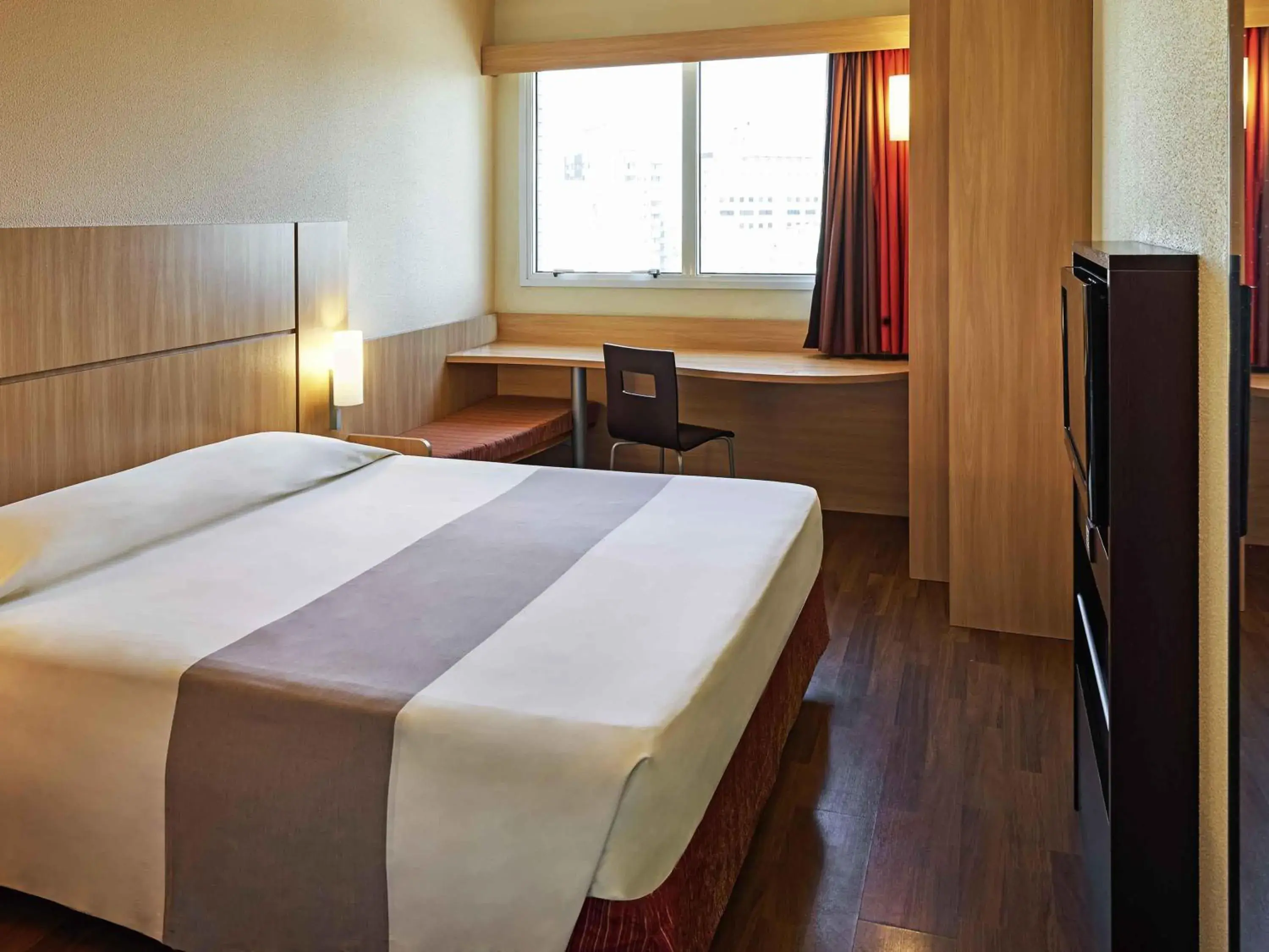 Bedroom, Bed in Ibis Florianopolis Bedroom, Bed in Ibis Florianopolis