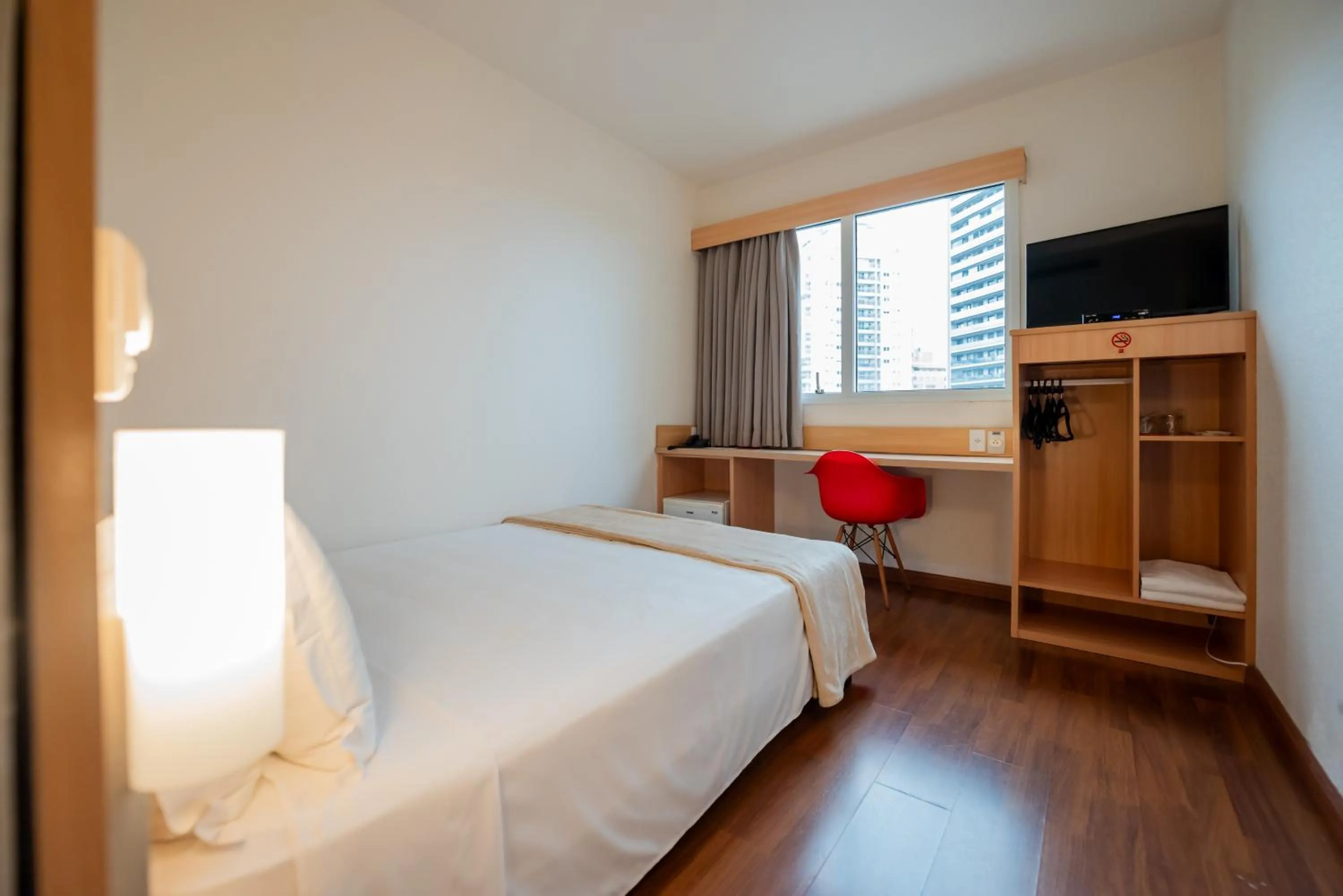 Bedroom, Bed in Ibis Florianopolis