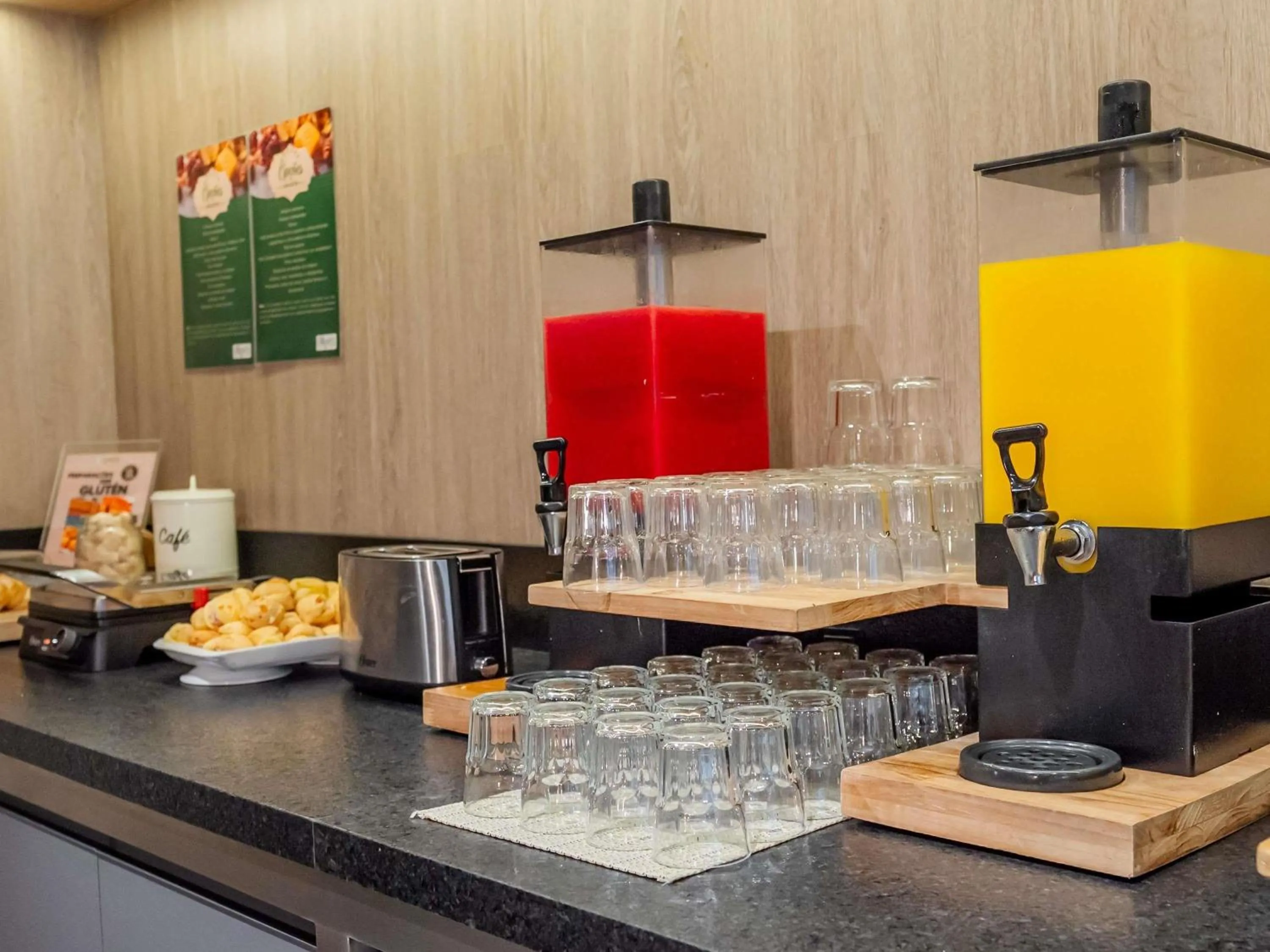 Restaurant/places to eat in Ibis Florianopolis