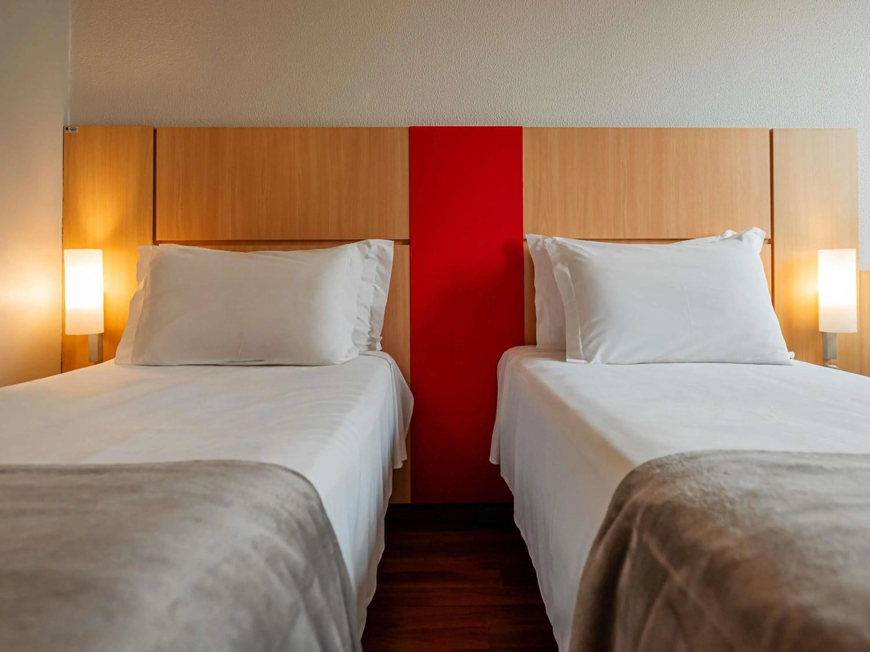 Bedroom, Bed in Ibis Florianopolis