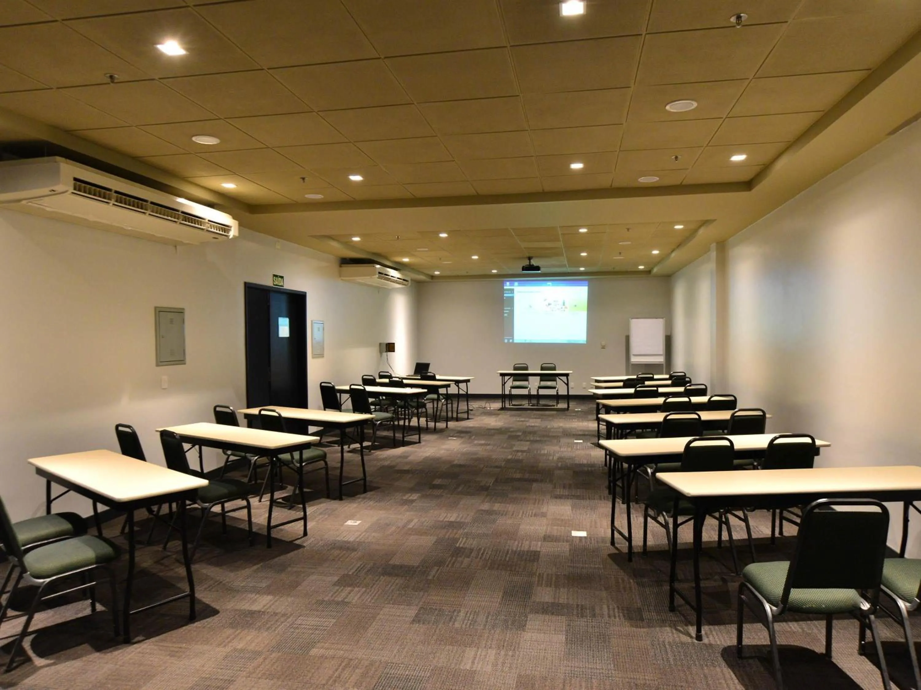 Meeting/conference room in ibis Caxias do Sul