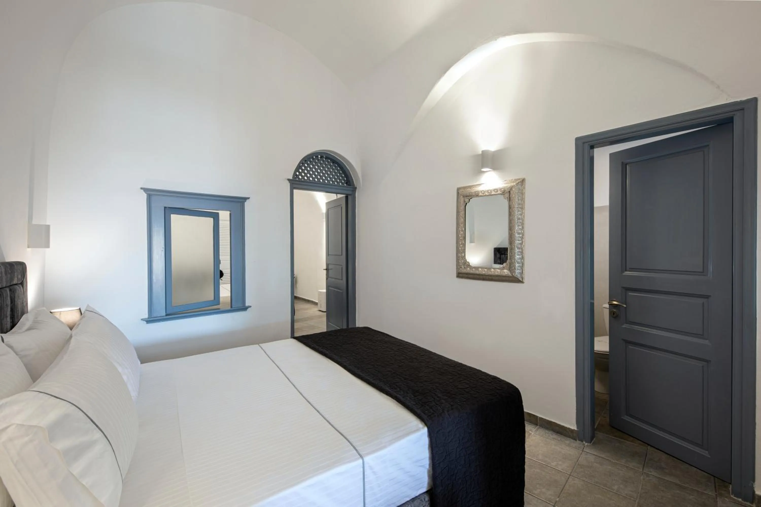 Bed in Caldera Senses