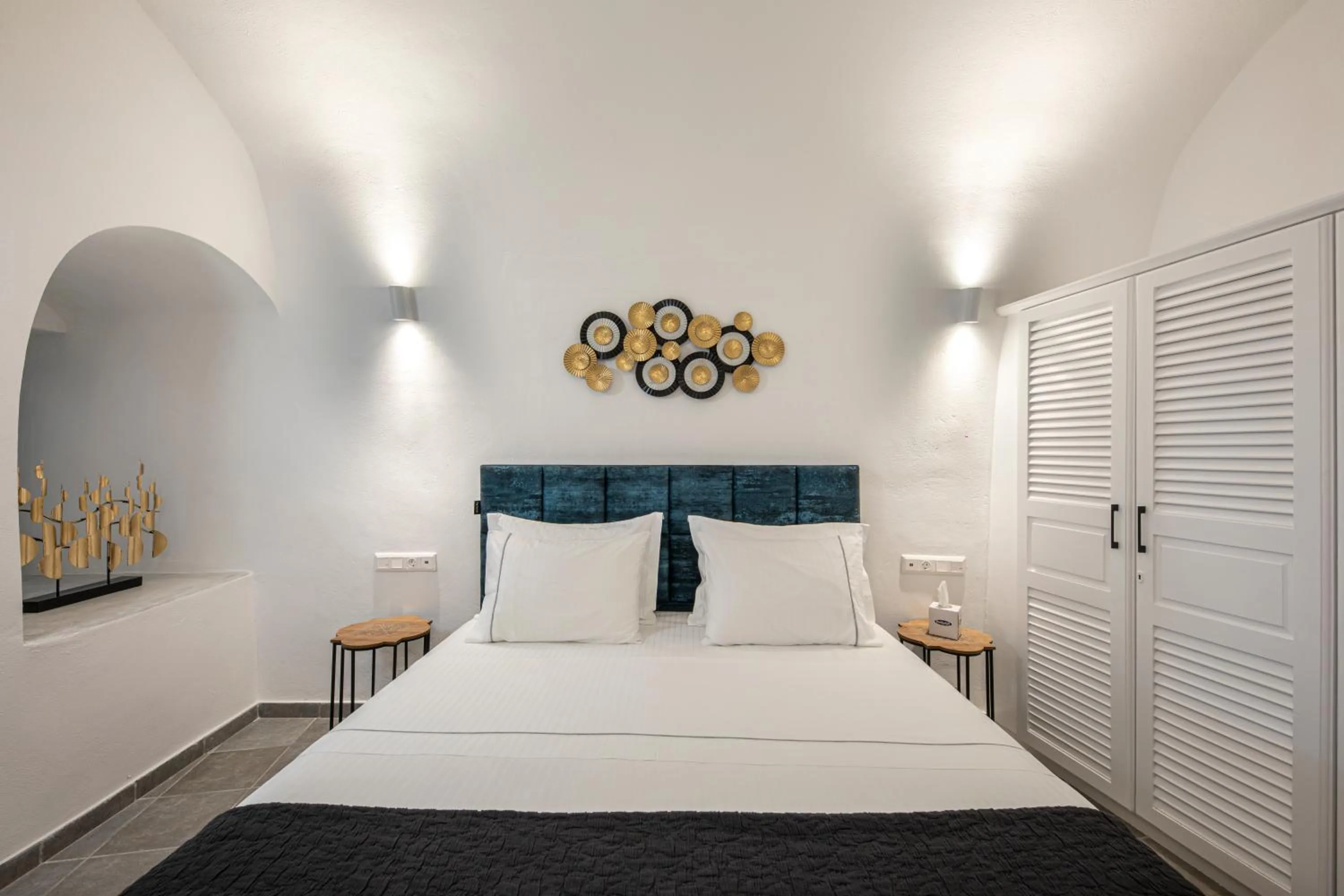 Bed in Caldera Senses