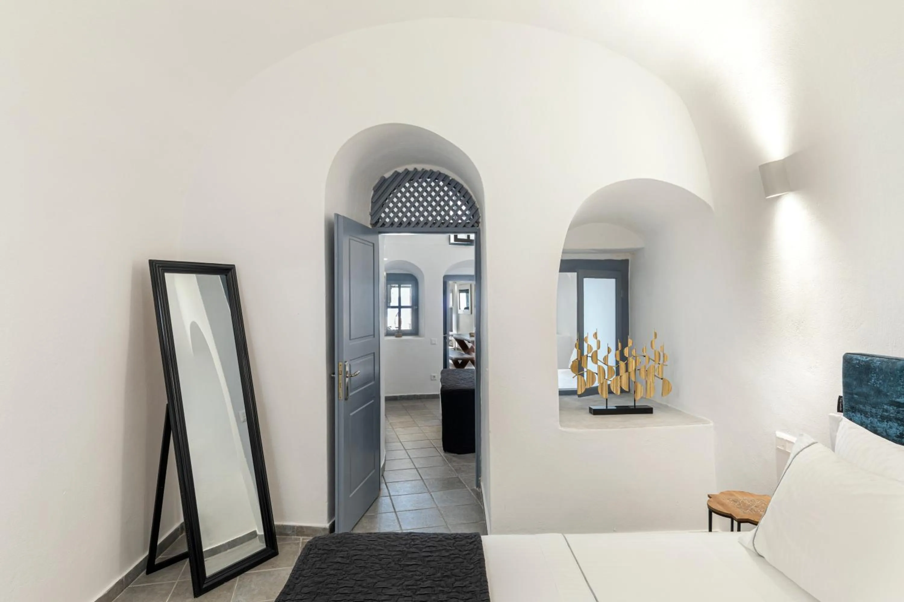 Bed in Caldera Senses