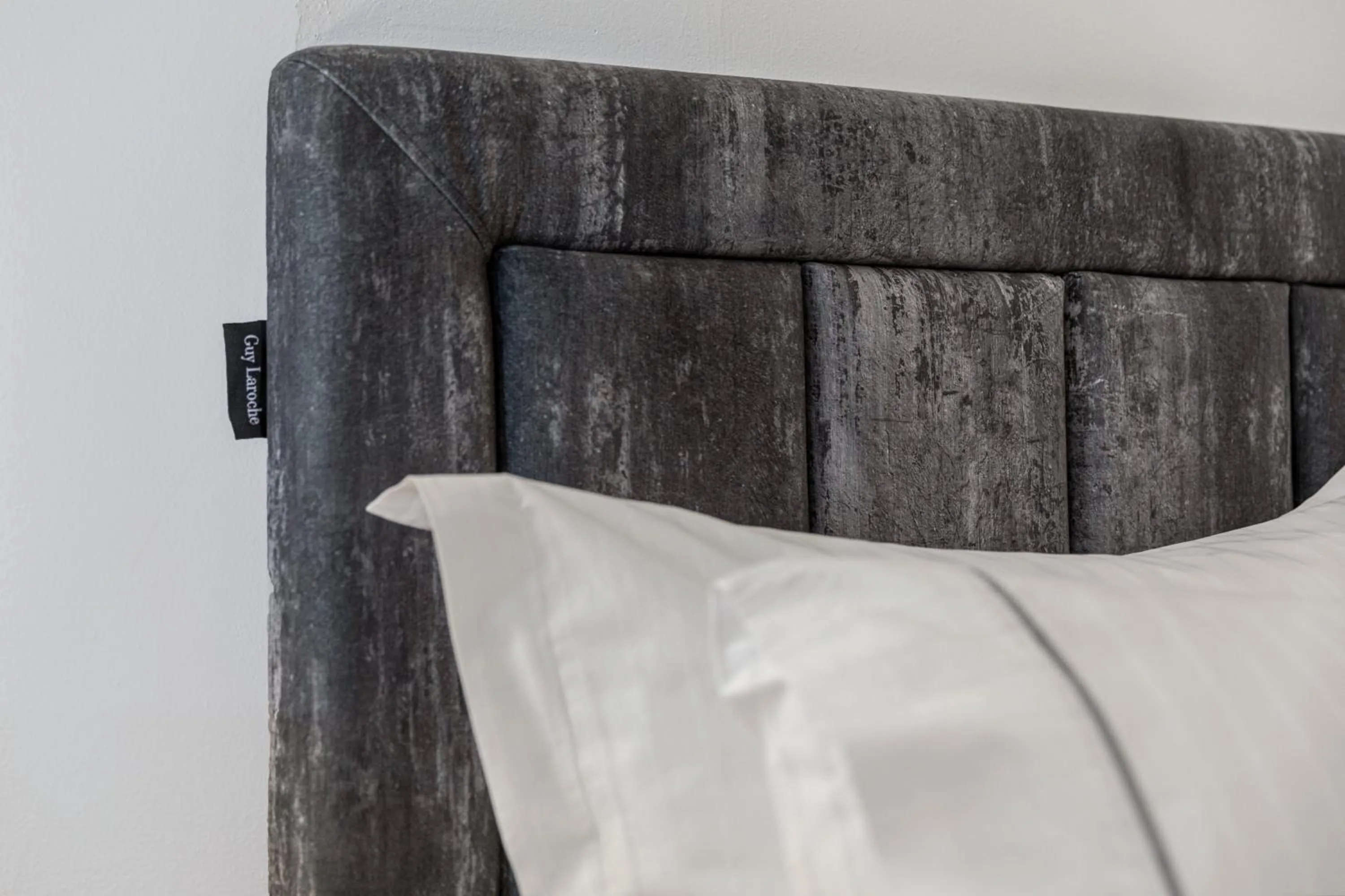 Bed in Caldera Senses