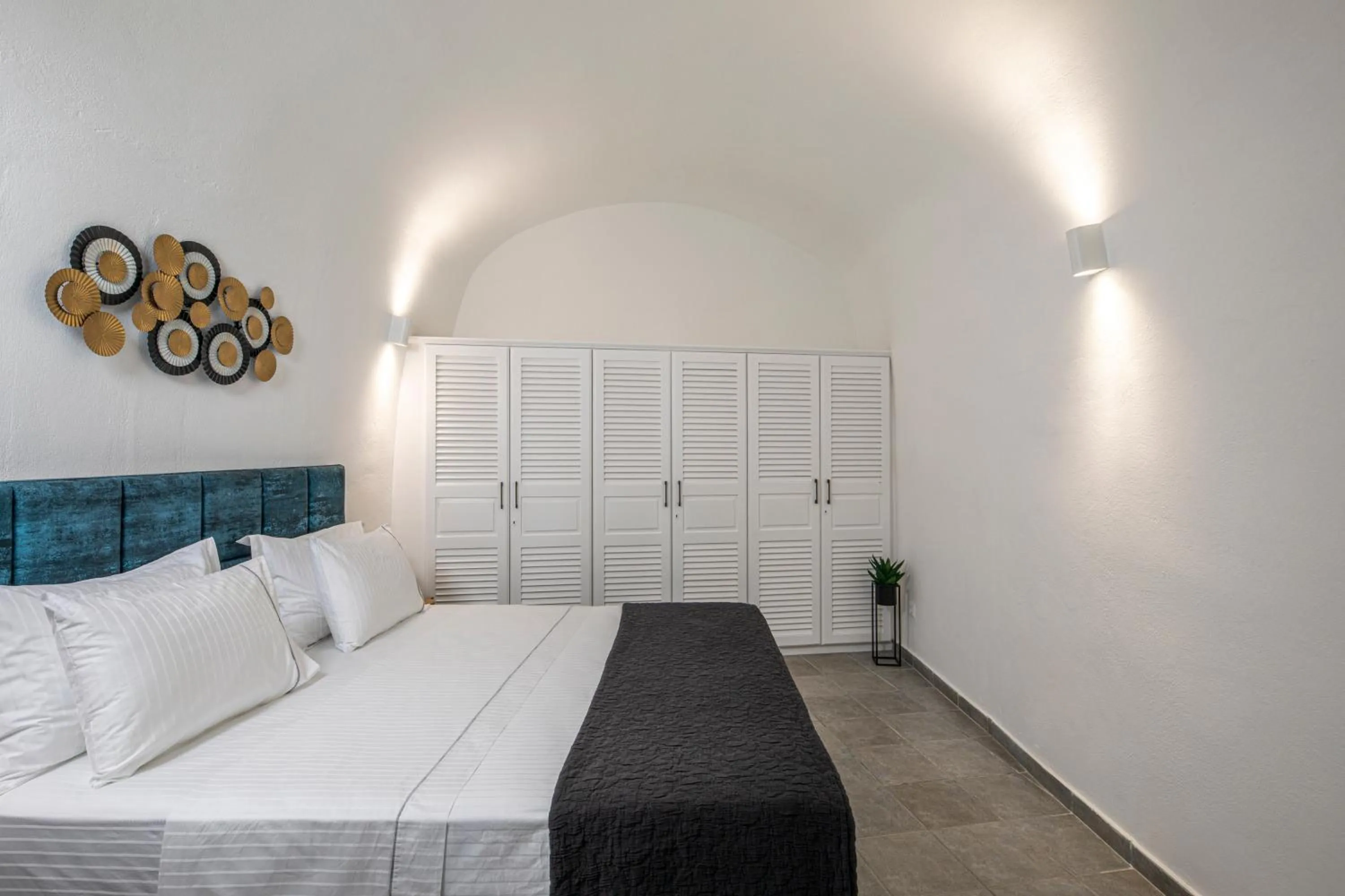 Bed in Caldera Senses