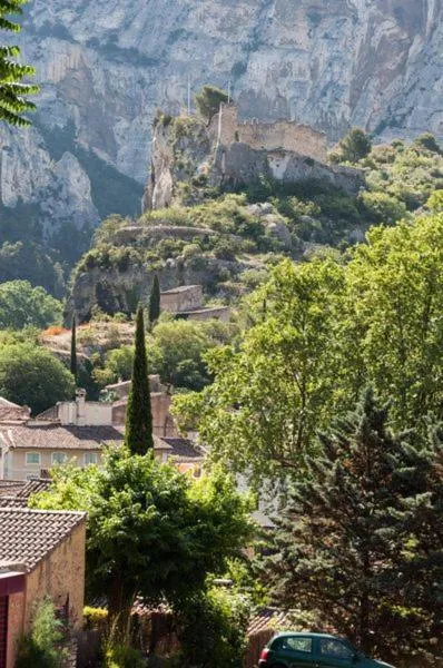 Property building in La Figuiere Fontaine de Vaucluse