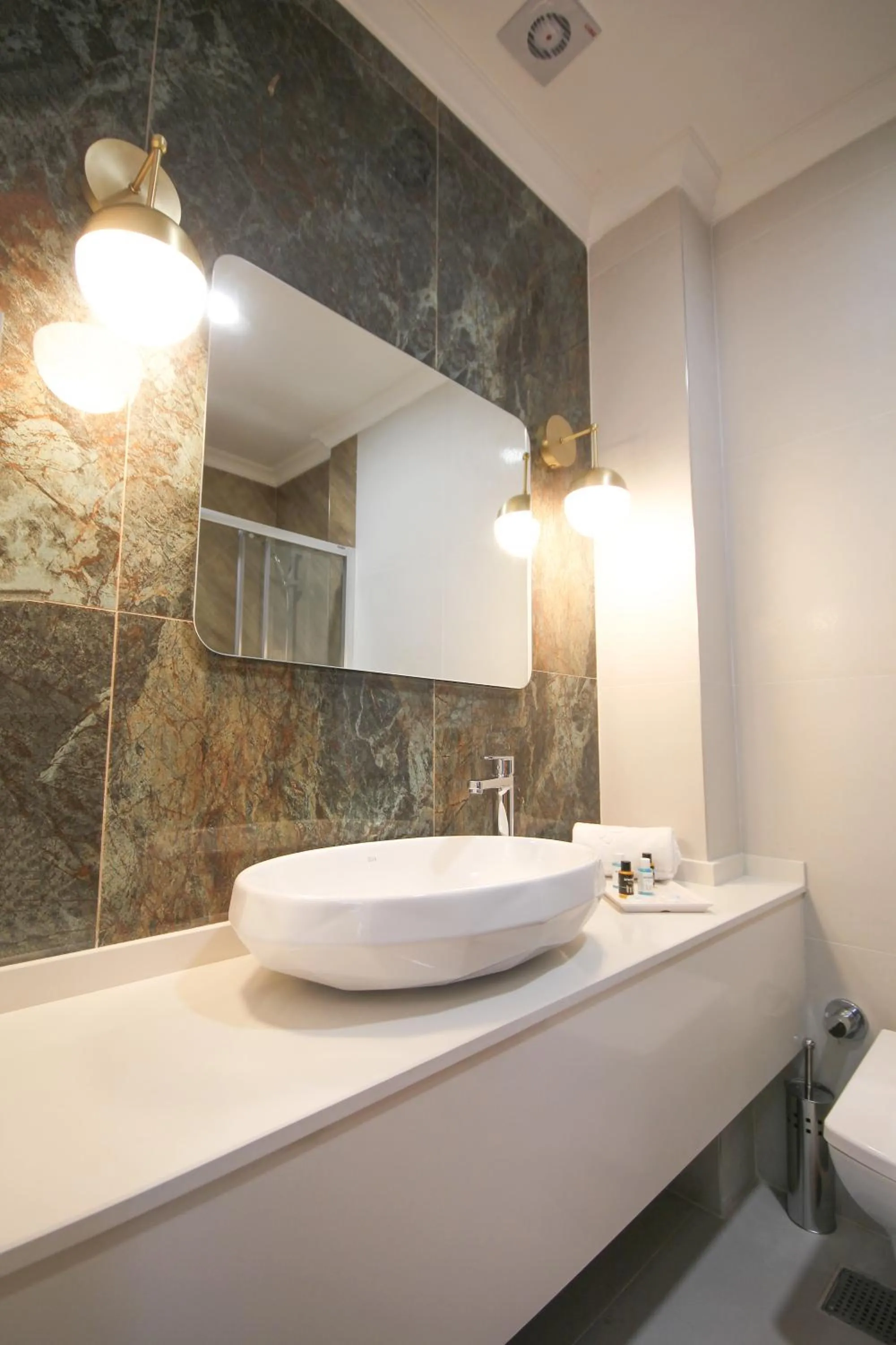 Bathroom in KAR BEYAZ HOTEL BURSA