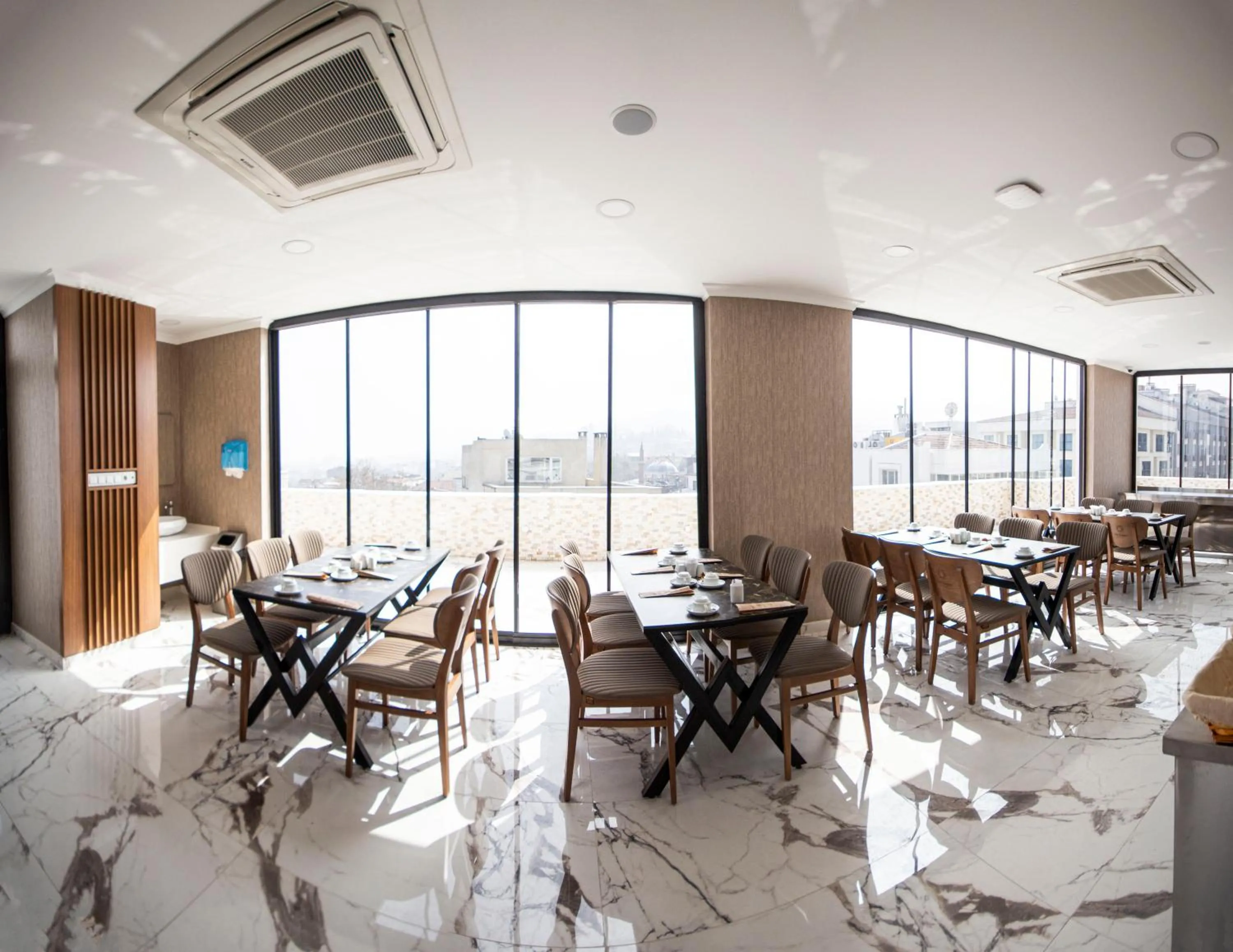 Restaurant/places to eat in KAR BEYAZ HOTEL BURSA