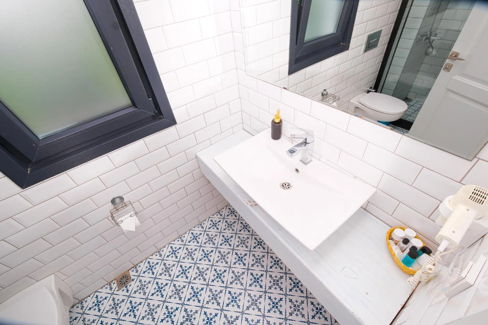 Shower in Kybele Alaçatı