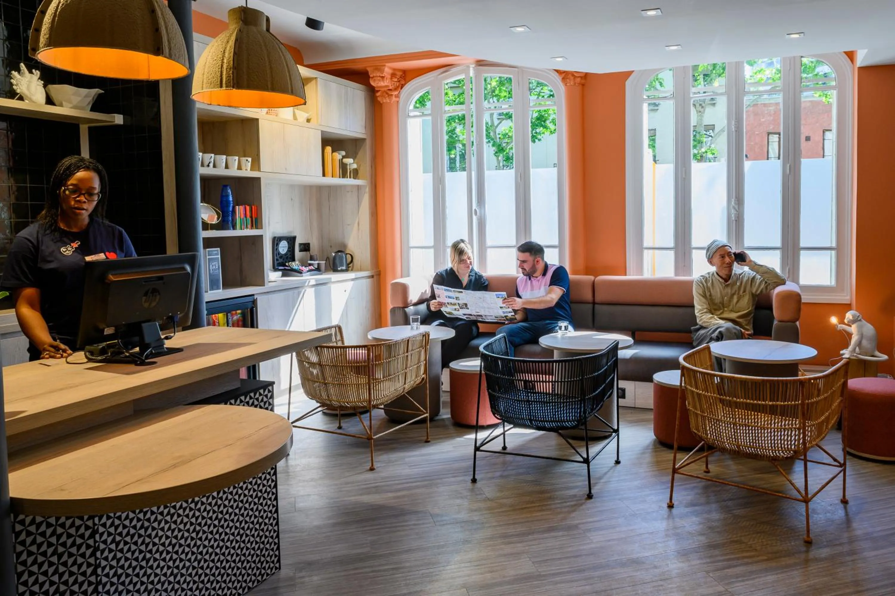 Staff in ibis Paris Tour Montparnasse 15eme