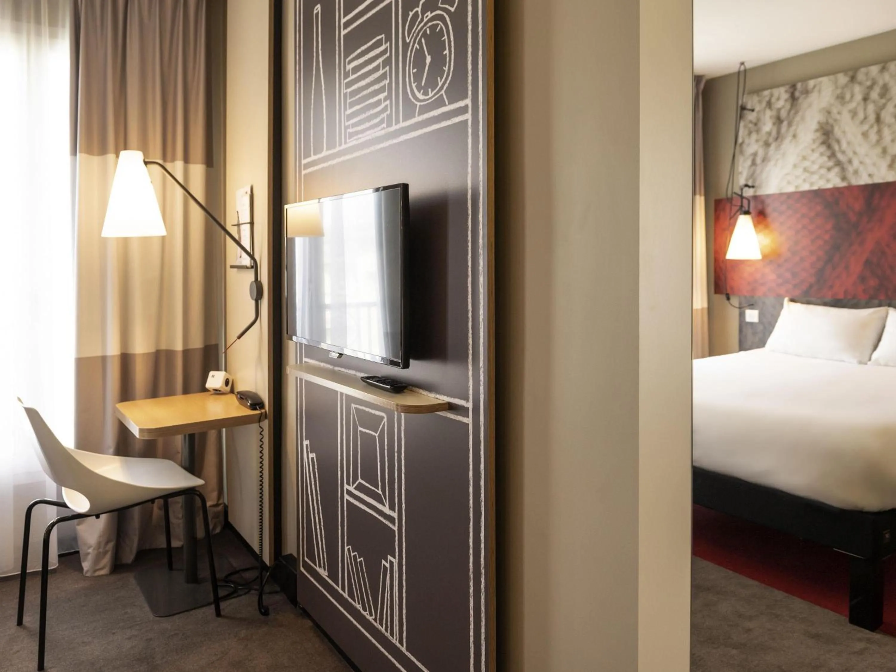 Bedroom, Bed in ibis Paris Tour Montparnasse 15eme