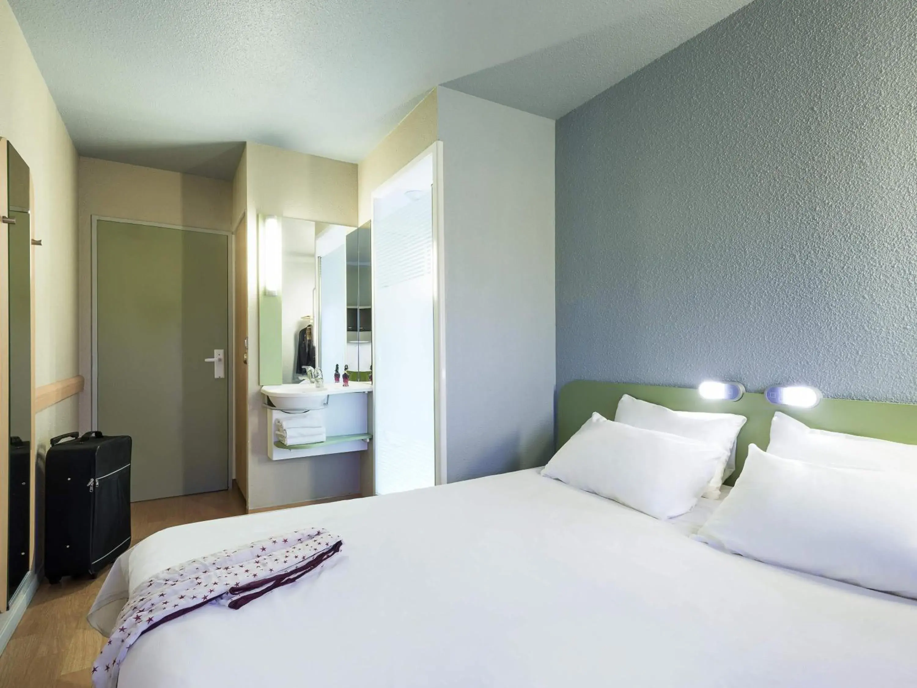 Classic Double Room in ibis budget Cabourg Dives sur Mer Classic Double Room in ibis budget Cabourg Dives sur Mer