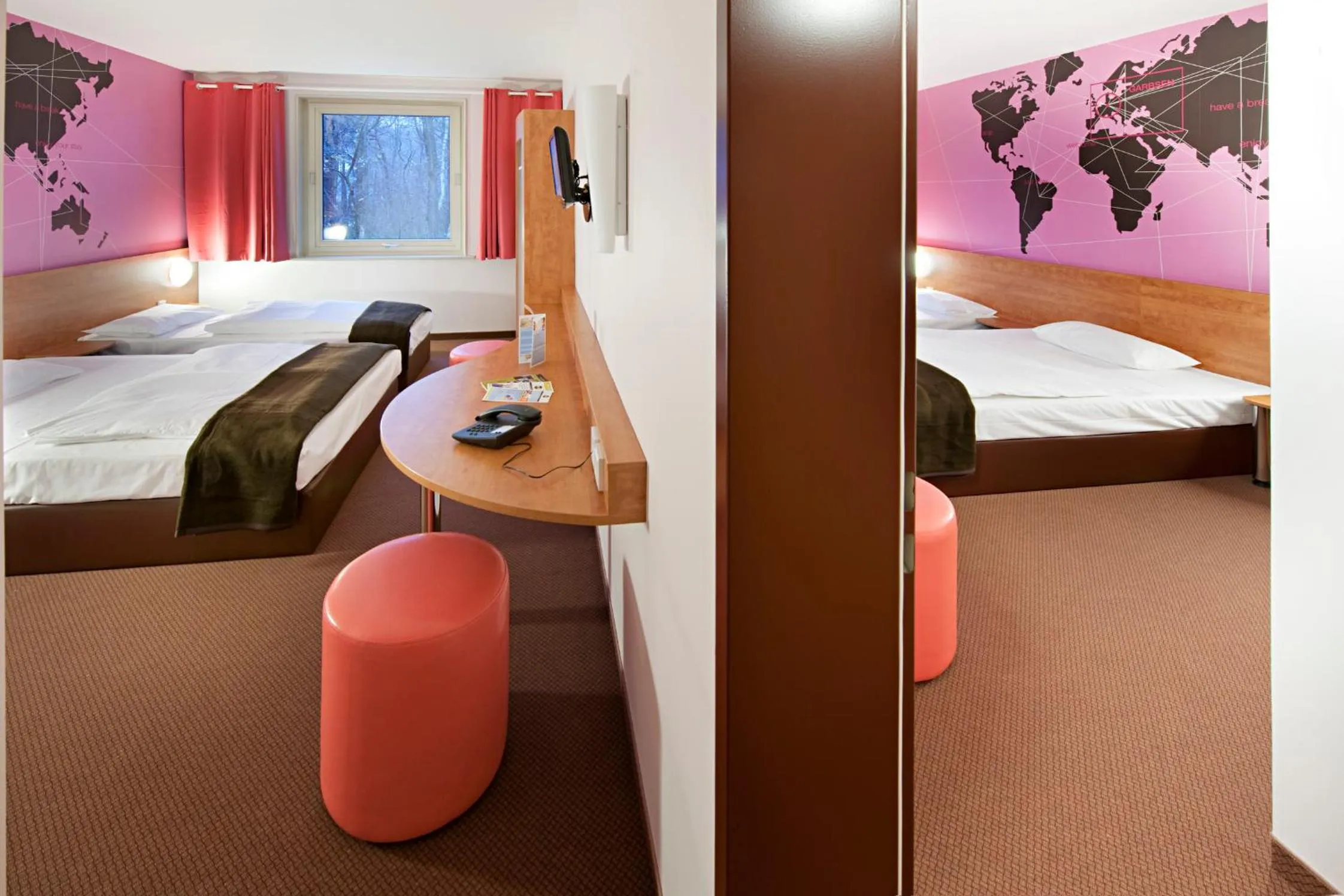 Bed in Hotel Hannover-Garbsen