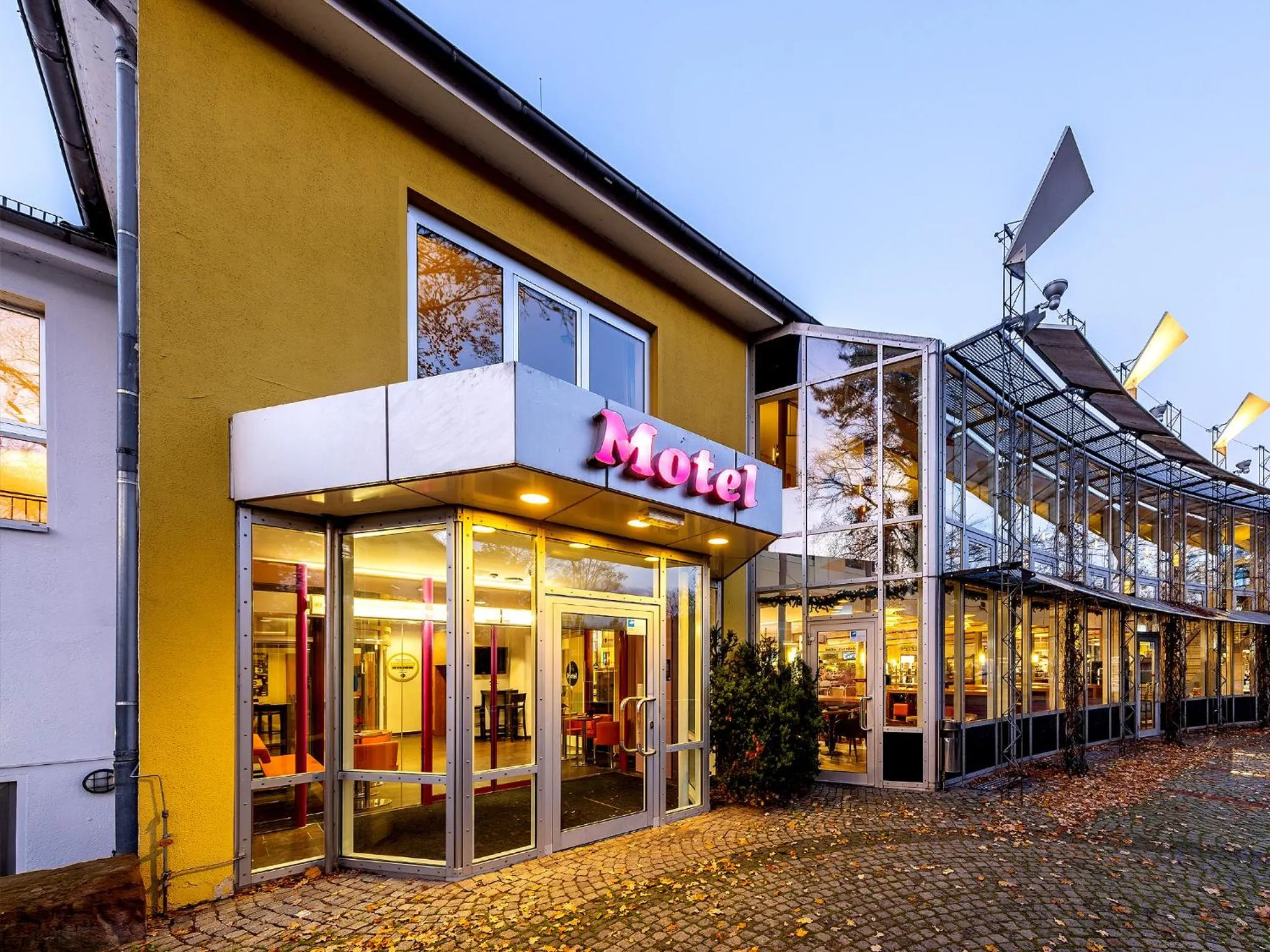 Facade/entrance in Hotel Hannover-Garbsen