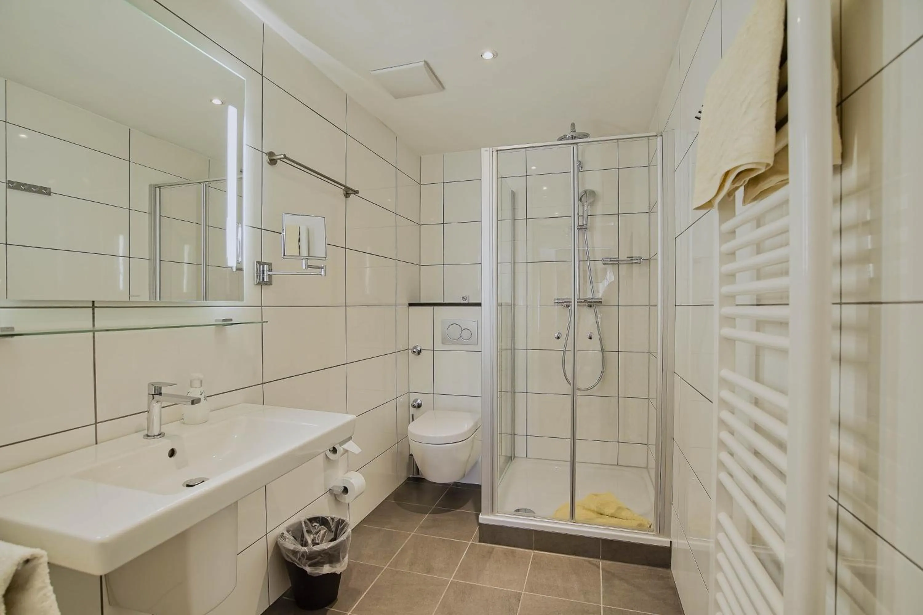 Photo of the whole room in Hotel Maxim