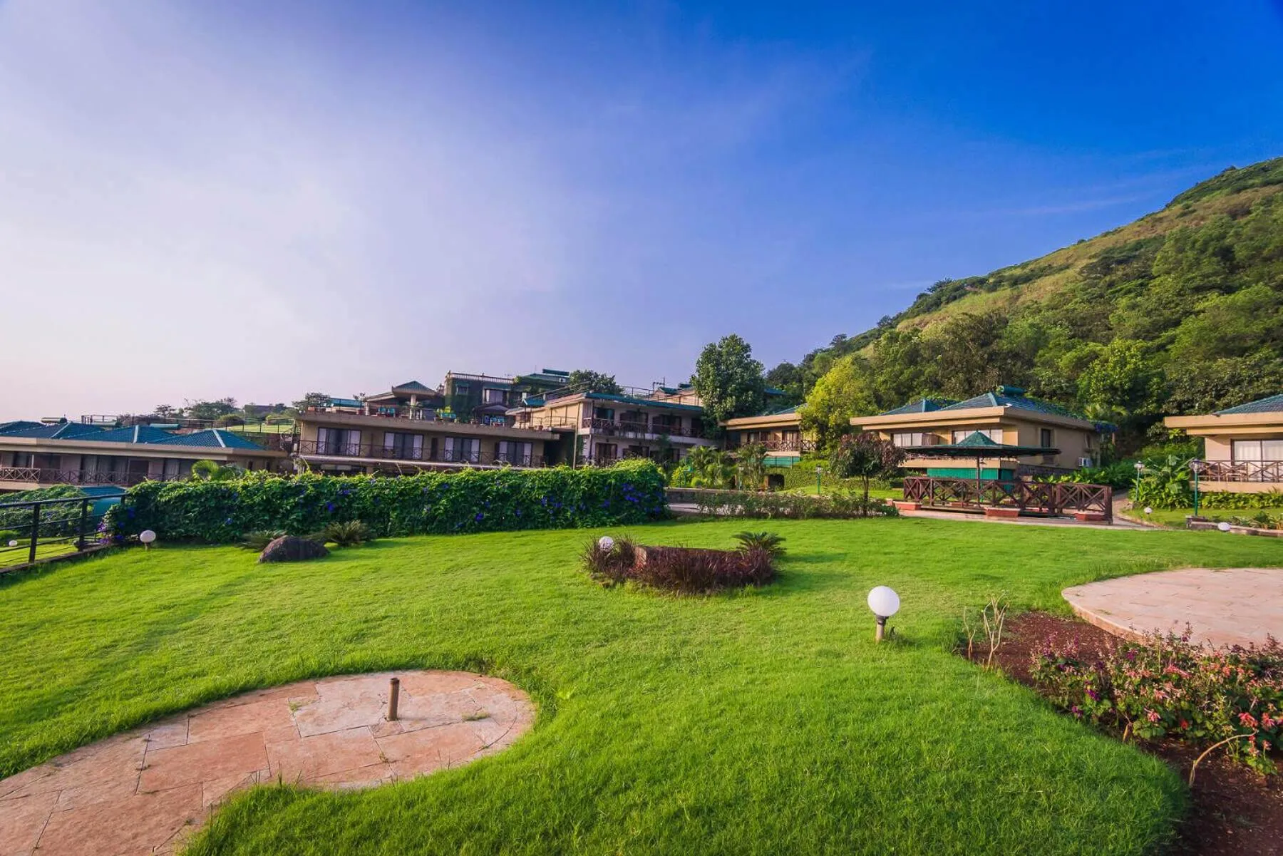 Garden in Upper Deck Resort - Stay and Relax at the Highest Peak Lonavala