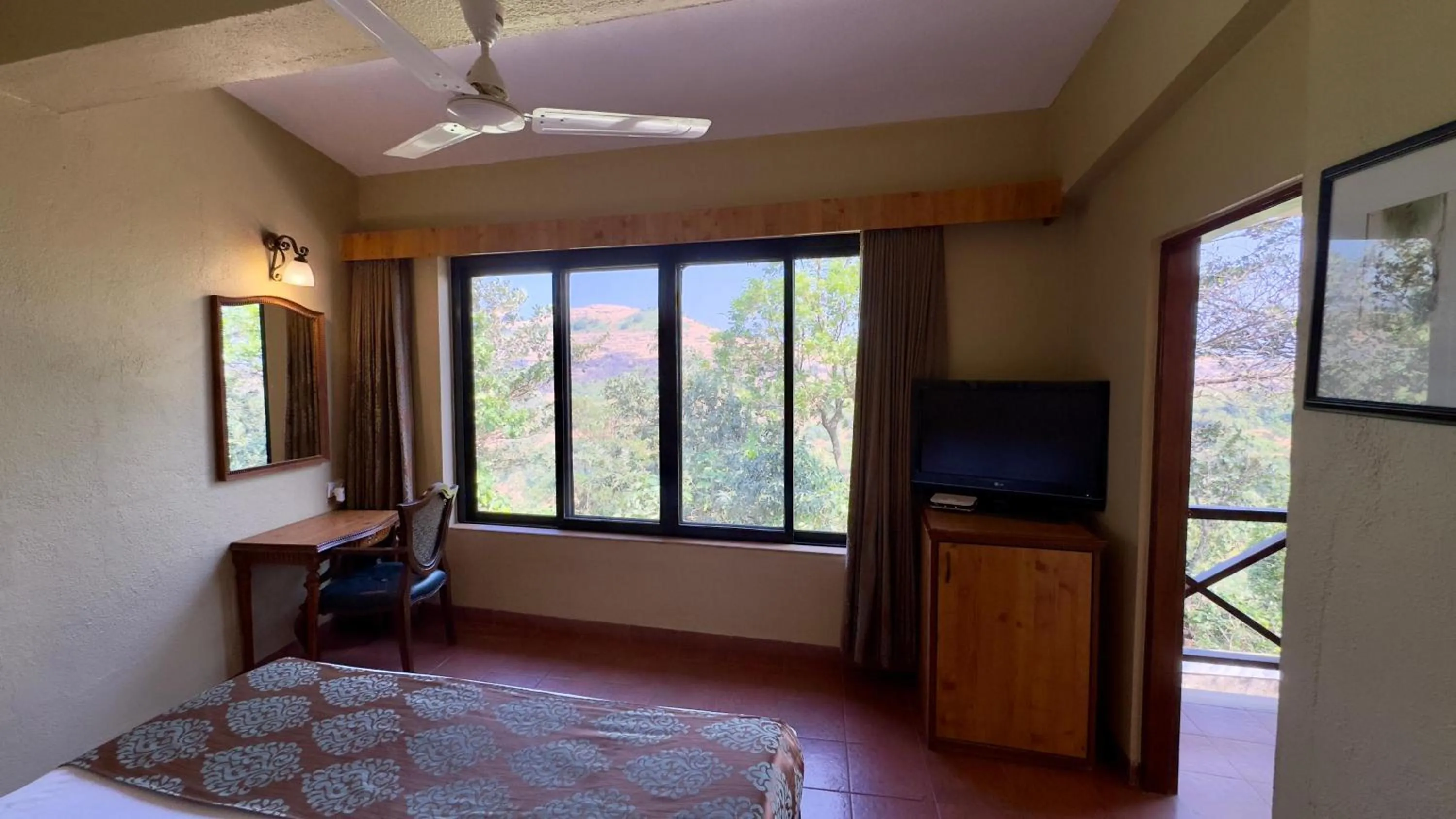 TV and multimedia, Bed in Upper Deck Resort - Stay and Relax at the Highest Peak Lonavala