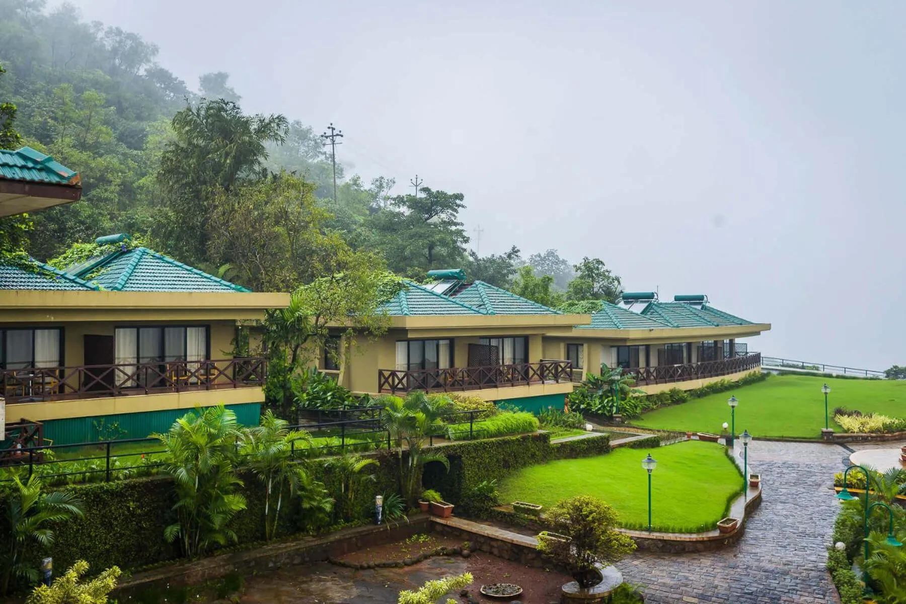 Garden in Upper Deck Resort - Stay and Relax at the Highest Peak Lonavala