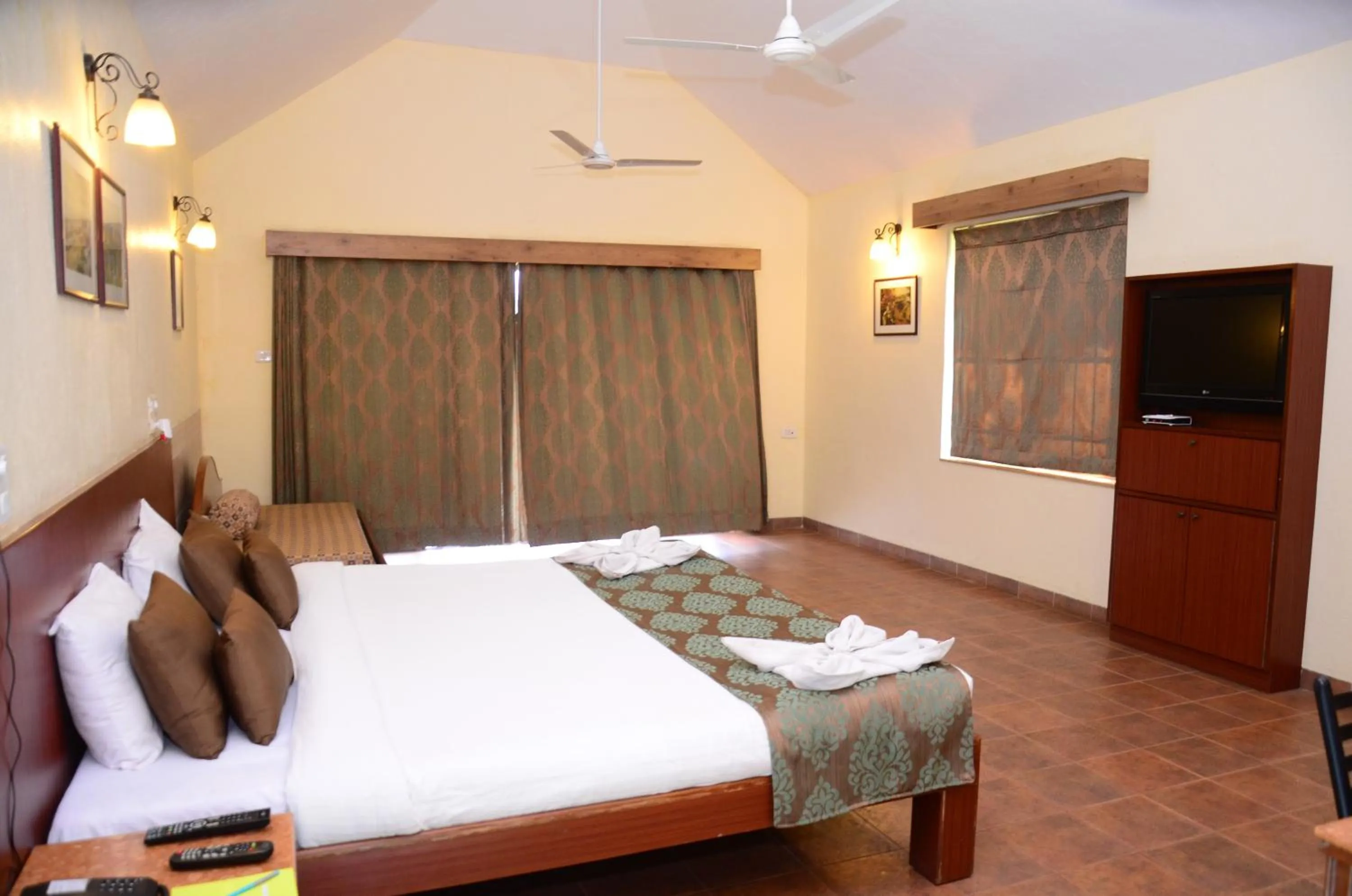 TV and multimedia, Bed in Upper Deck Resort - Stay and Relax at the Highest Peak Lonavala