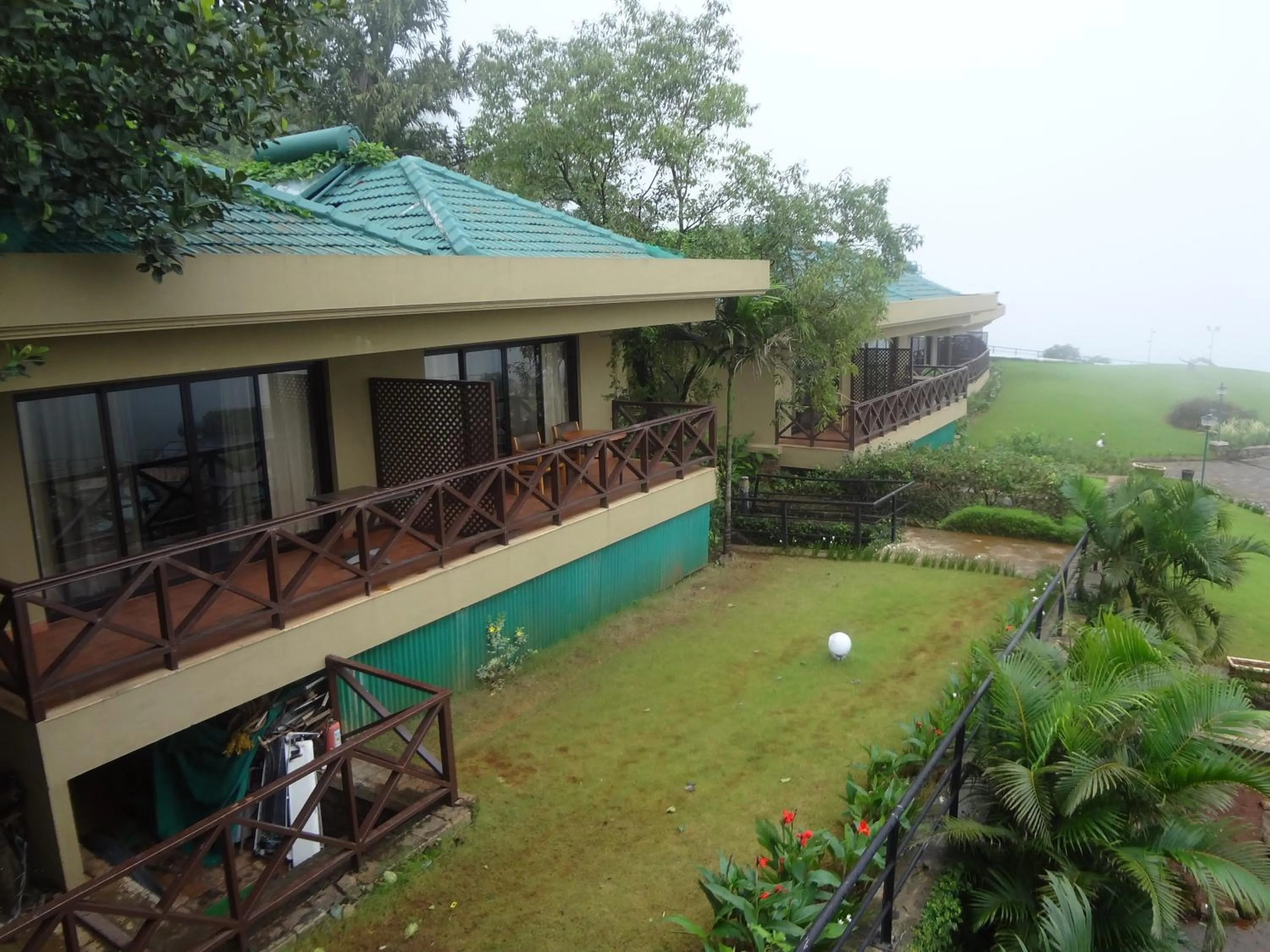 Garden in Upper Deck Resort - Stay and Relax at the Highest Peak Lonavala