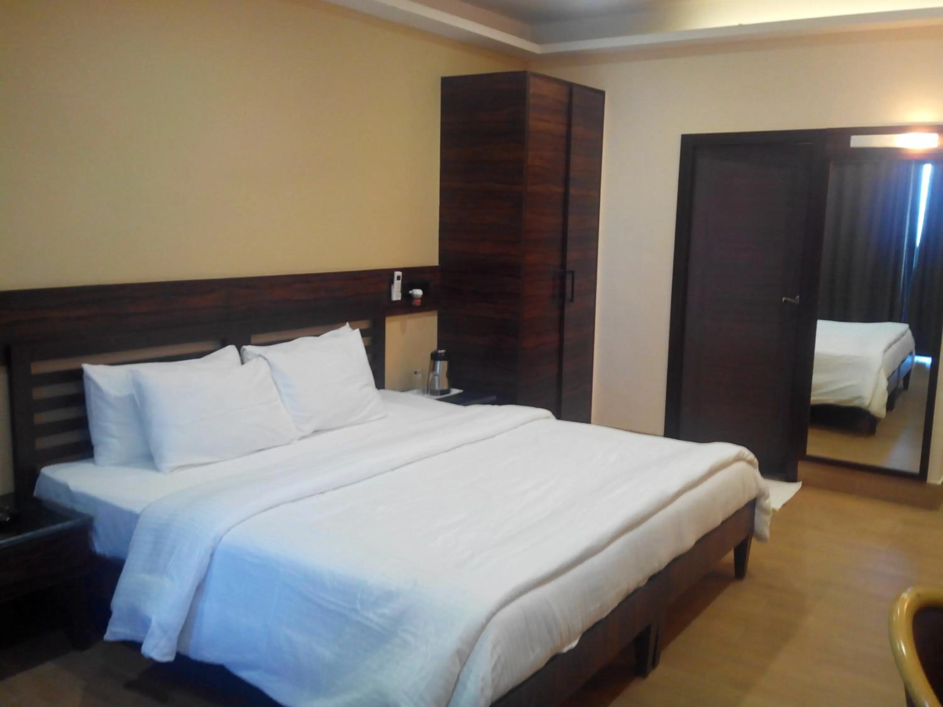 Bed in Upper Deck Resort - Stay and Relax at the Highest Peak Lonavala