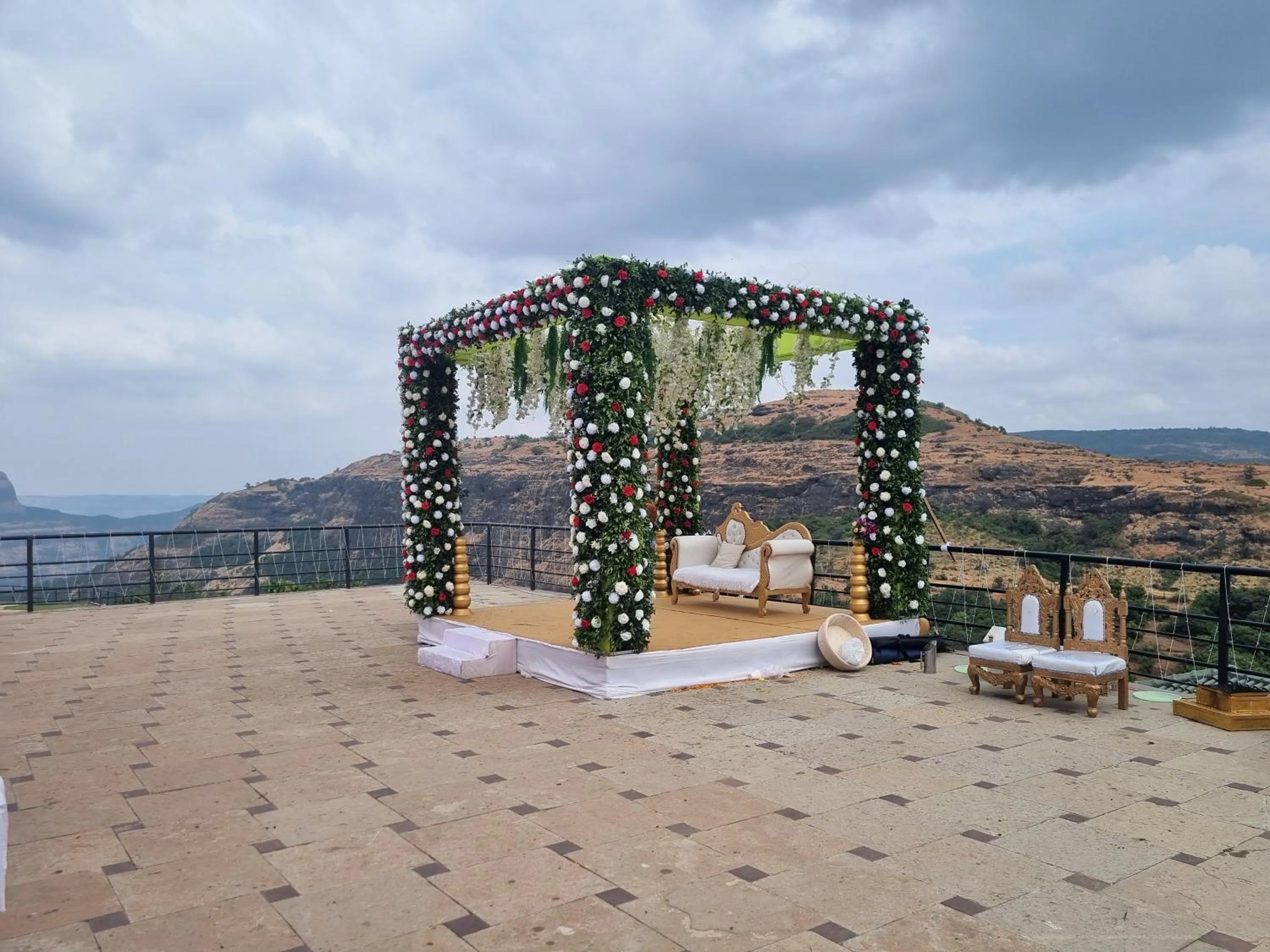 Upper Deck Resort - Stay and Relax at the Highest Peak Lonavala