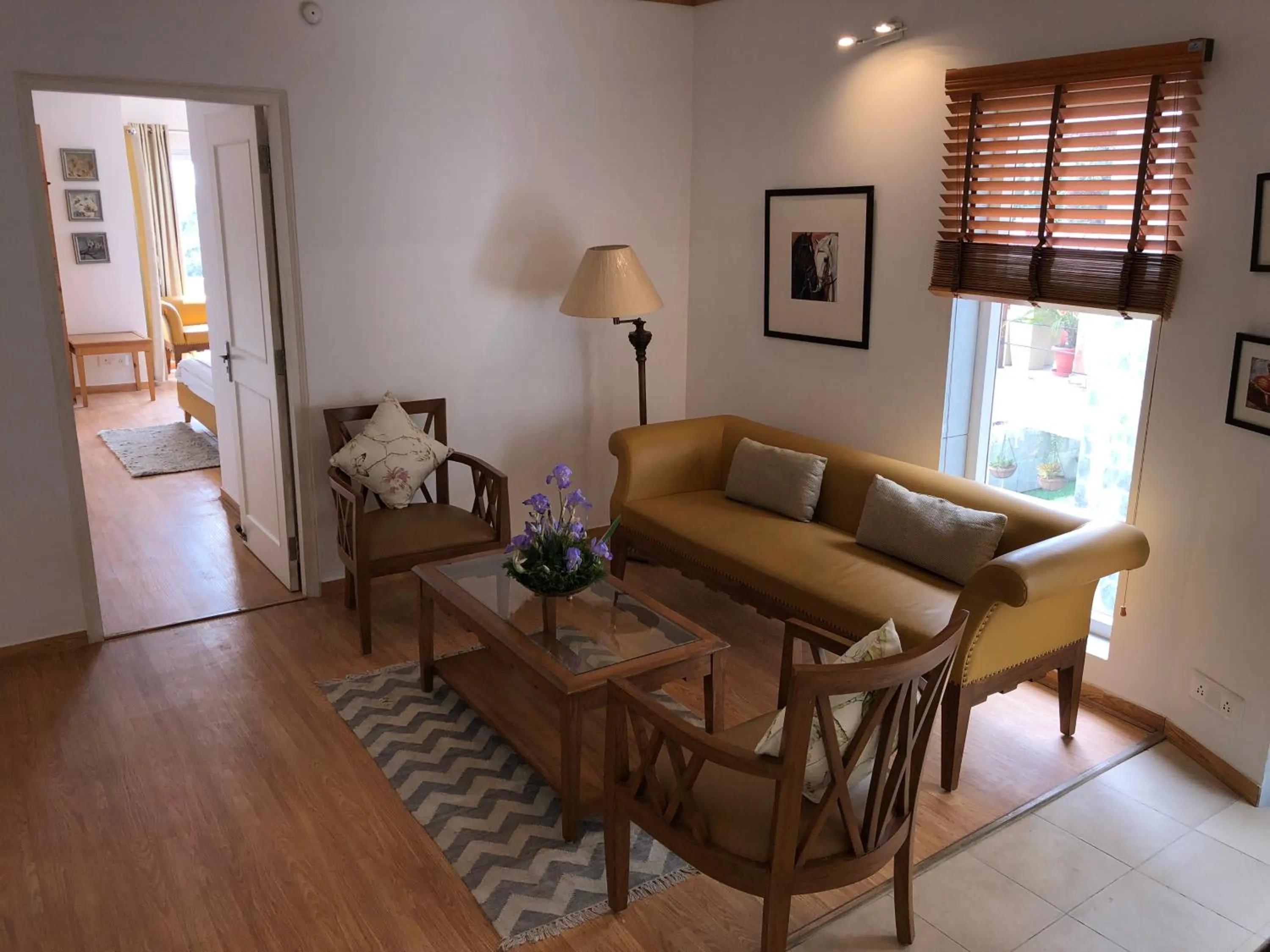 Living room in The Pinewood, Nainital by Leisure Hotels