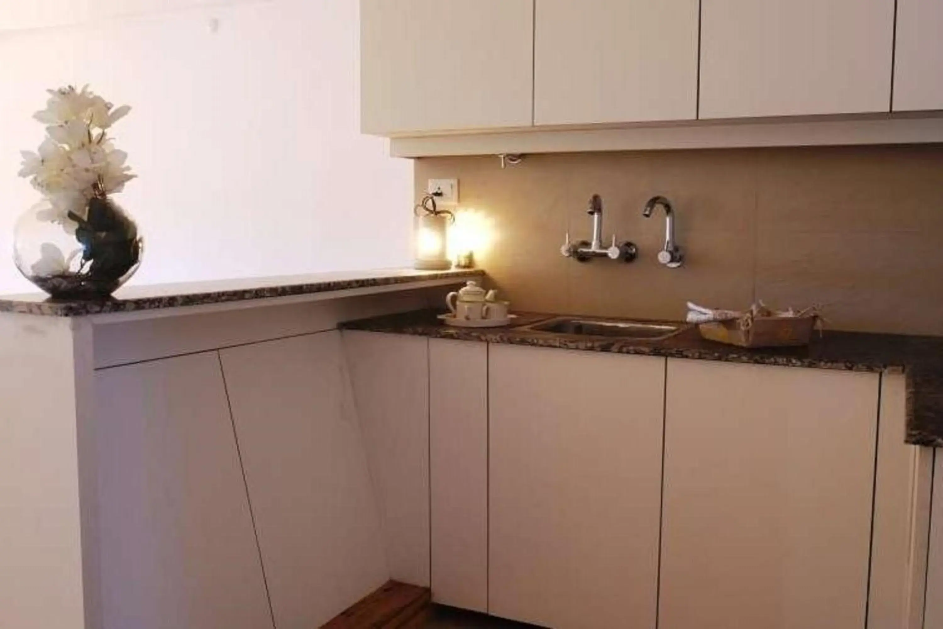 Kitchen or kitchenette in The Pinewood, Nainital by Leisure Hotels Kitchen or kitchenette in The Pinewood, Nainital by Leisure Hotels