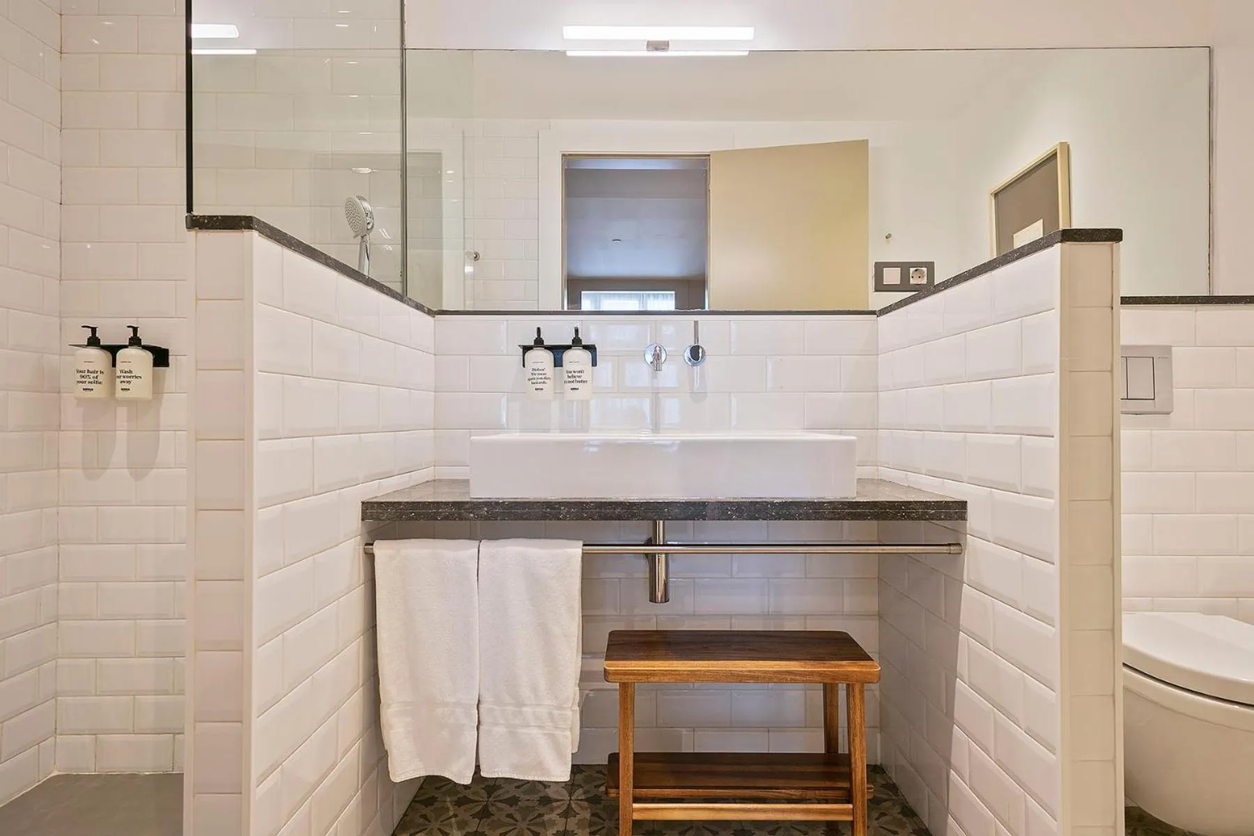 Toilet in Colectia Stays Pau Claris