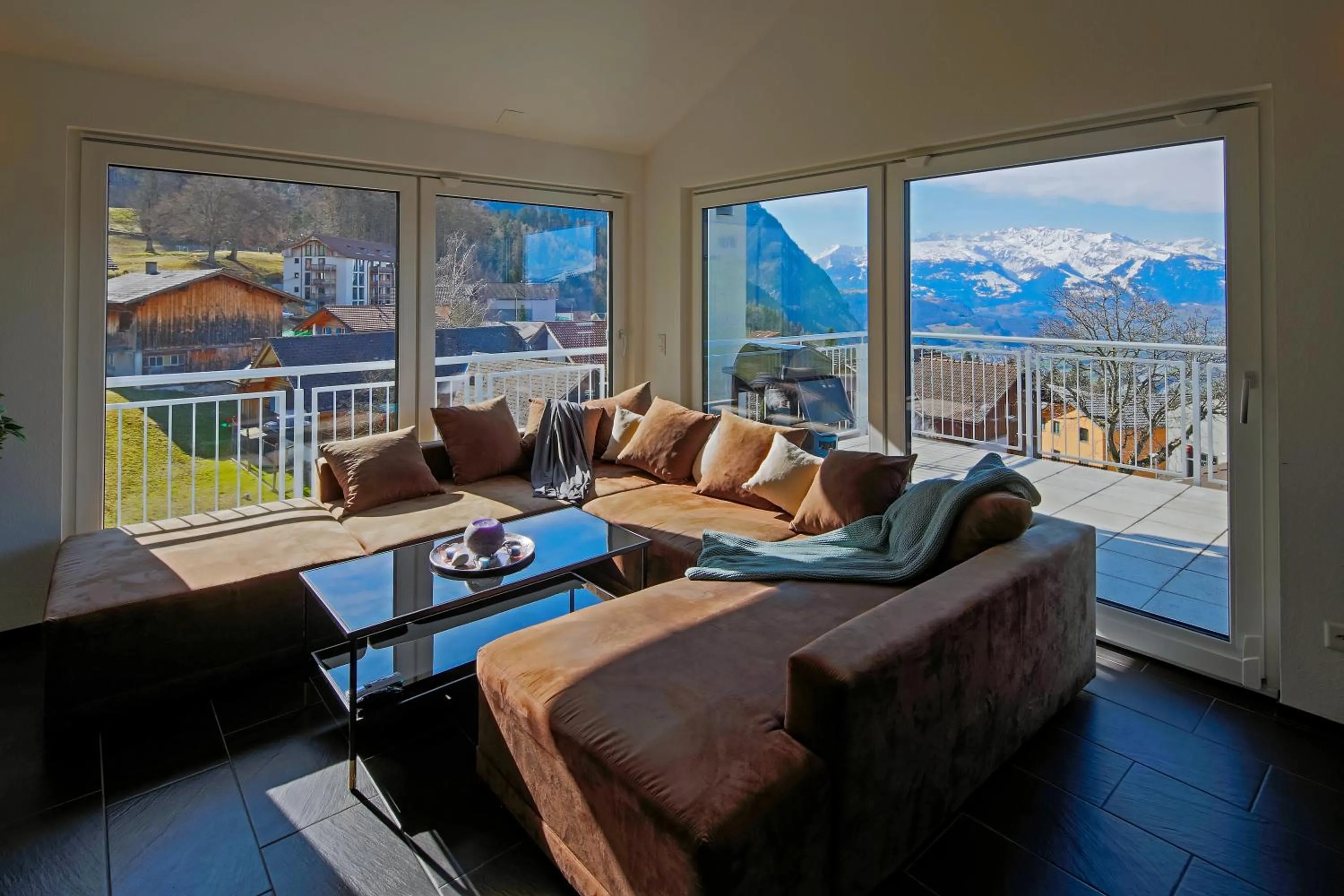 Modern and cosy 5 rooms penthouse with stunning view
