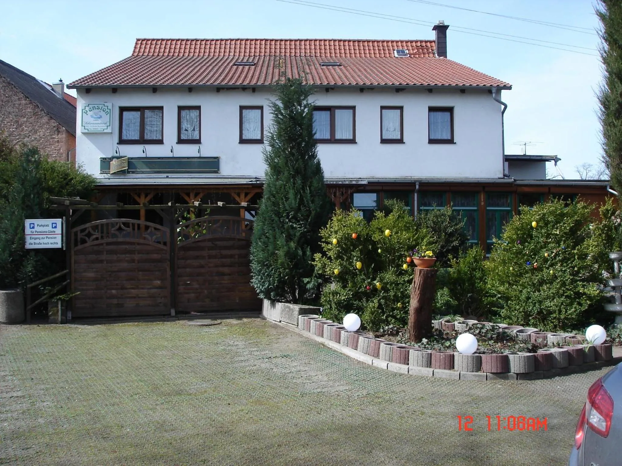 Facade/entrance in Pension zum Schwanenteich