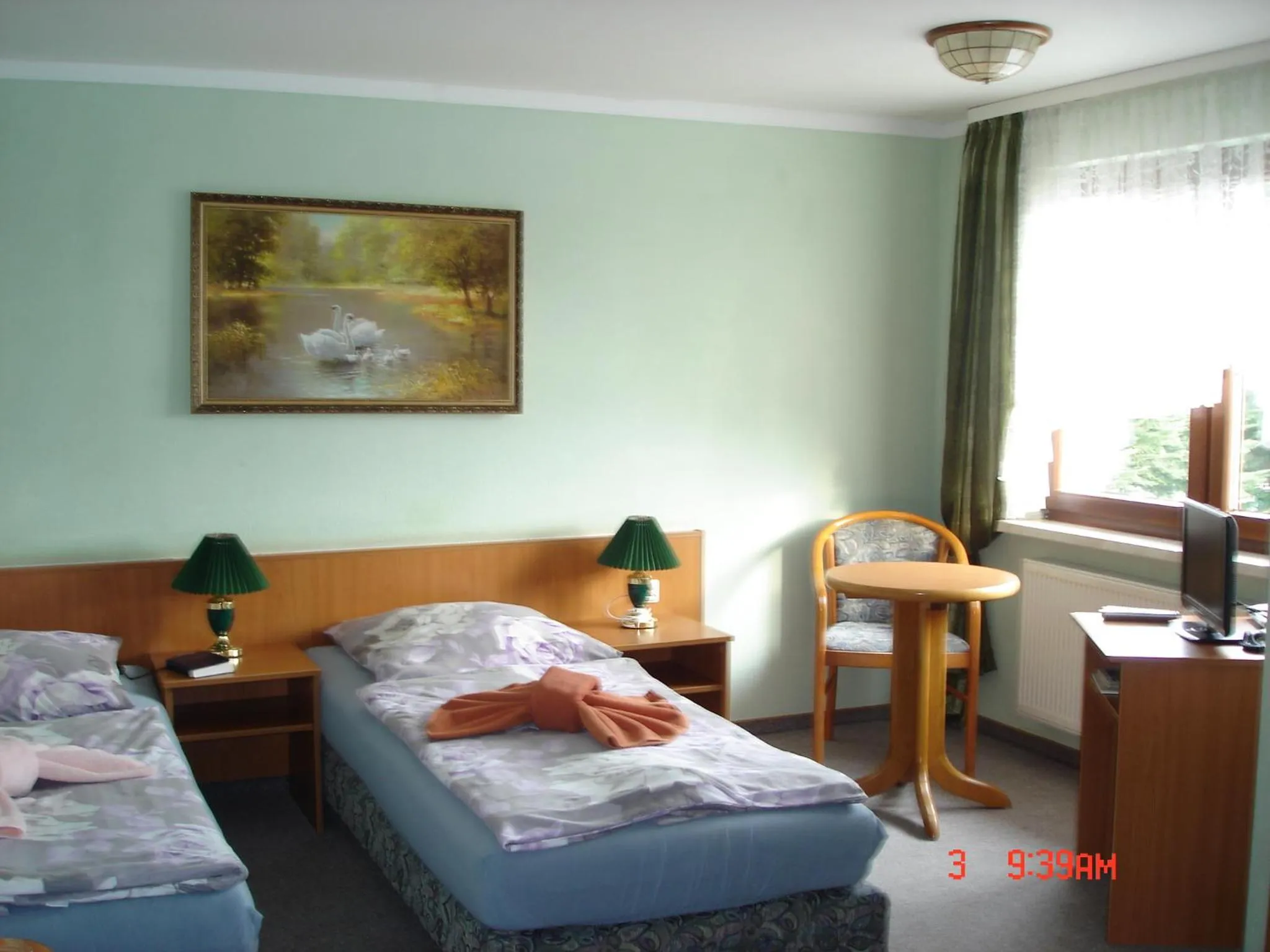 Photo of the whole room, Bed in Pension zum Schwanenteich