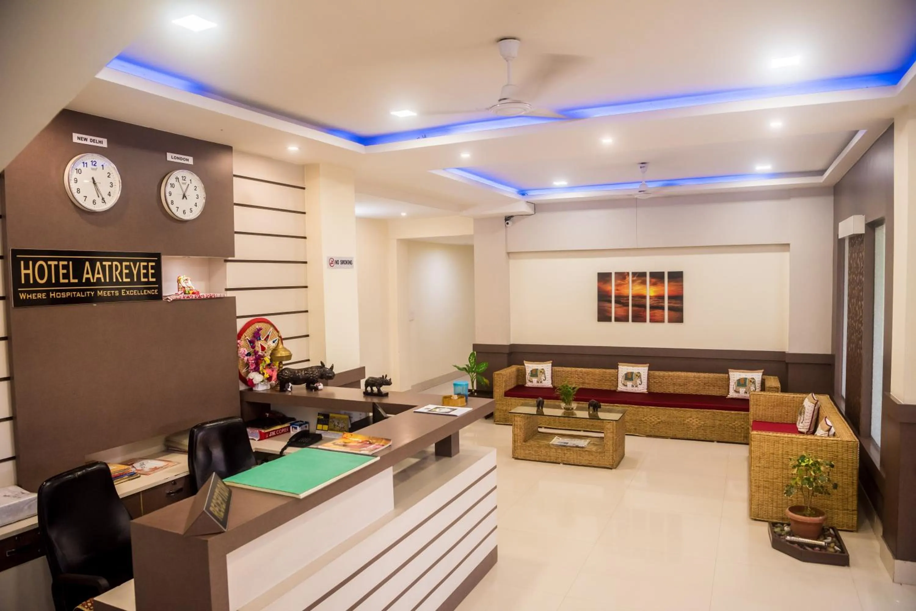 Lobby or reception in Hotel Aatreyee