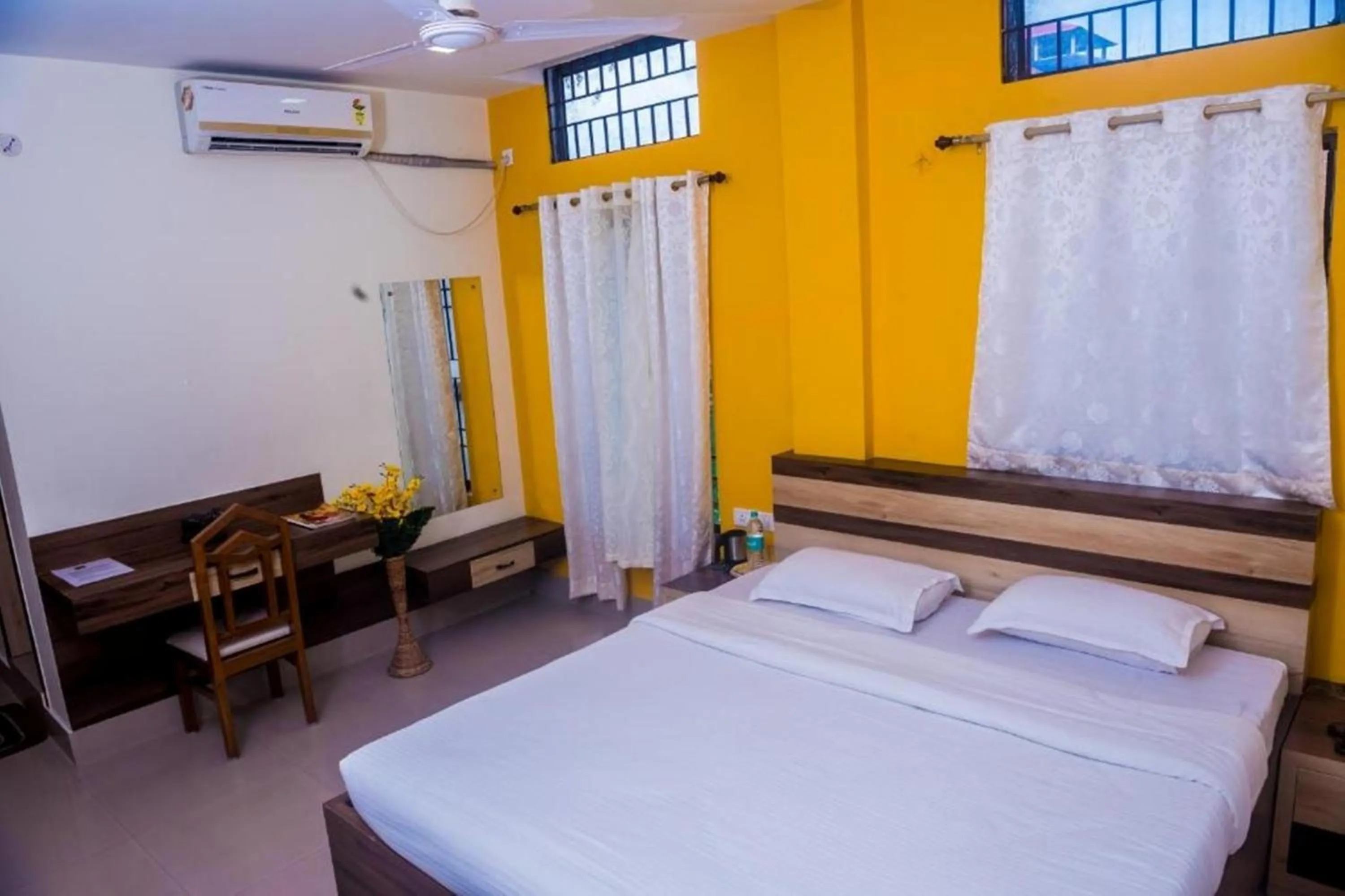 Bed in Hotel Aatreyee