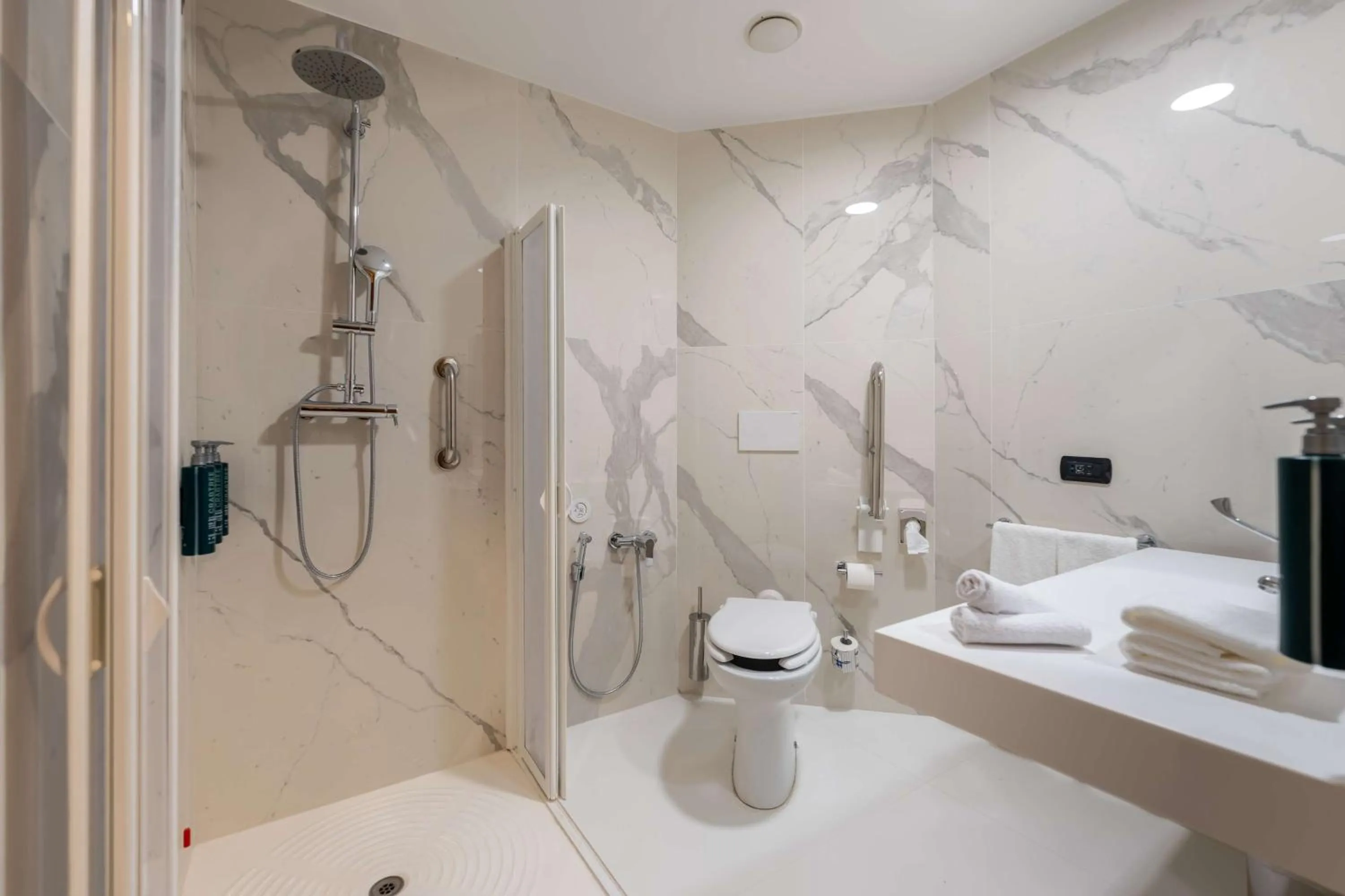 Bathroom in Hilton Garden Inn Milan Malpensa