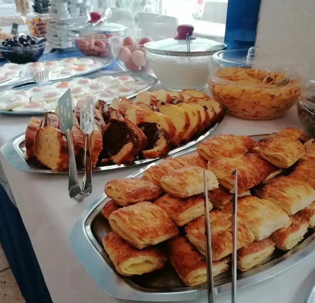 Breakfast in PIERIA MARE