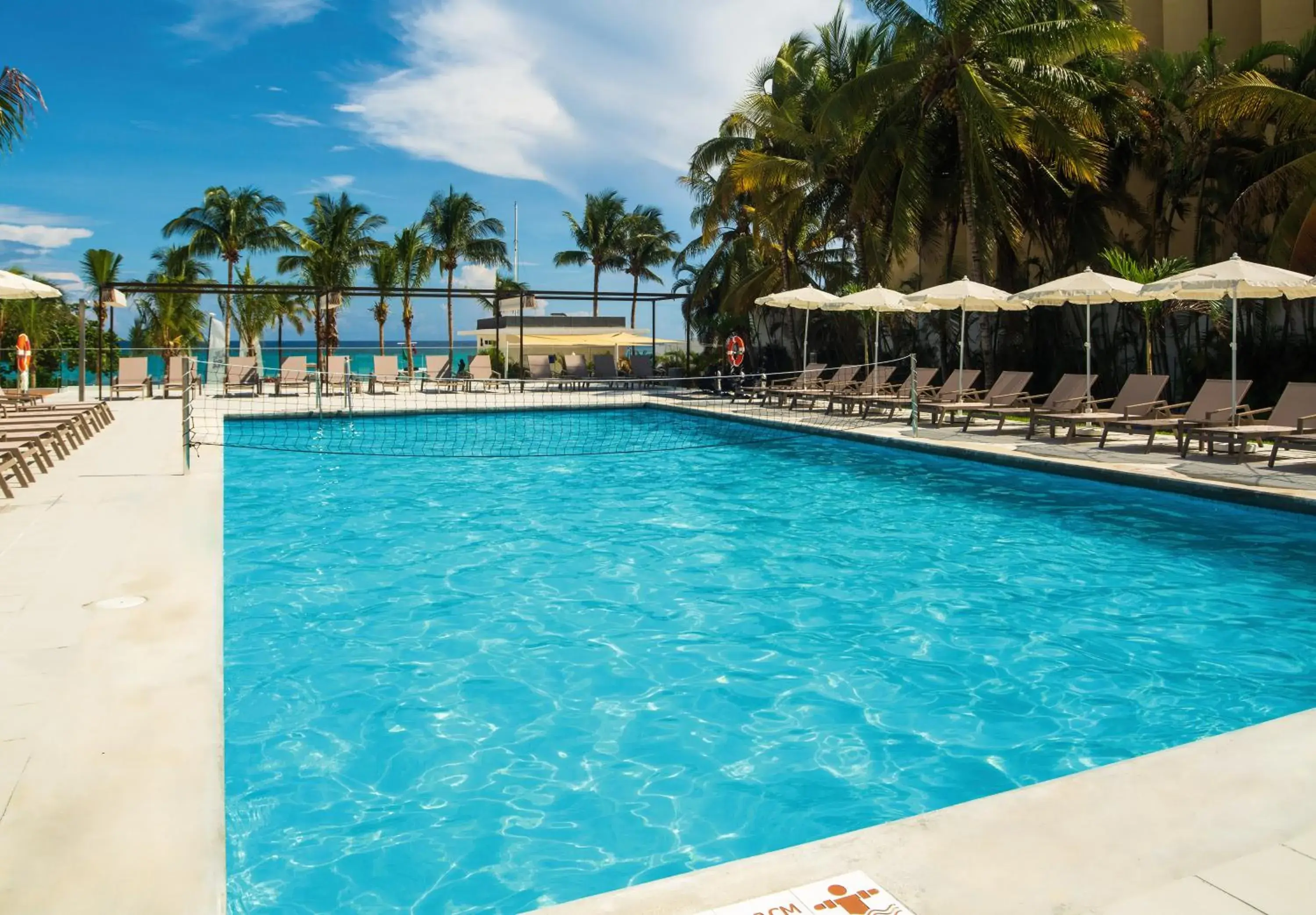 Swimming pool in Riu Ocho Rios - All Inclusive Swimming pool in Riu Ocho Rios - All Inclusive