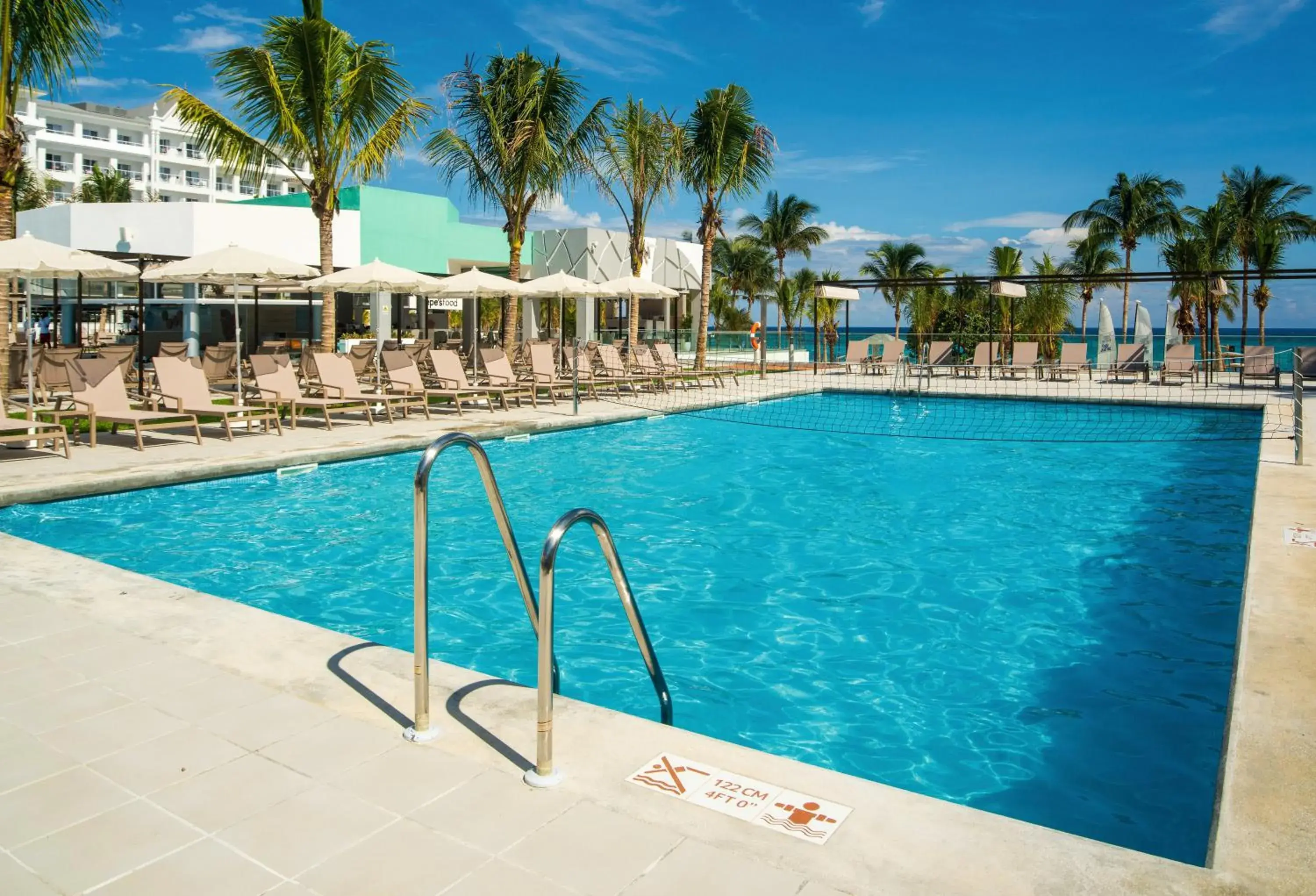 Swimming pool in Riu Ocho Rios - All Inclusive Swimming pool in Riu Ocho Rios - All Inclusive