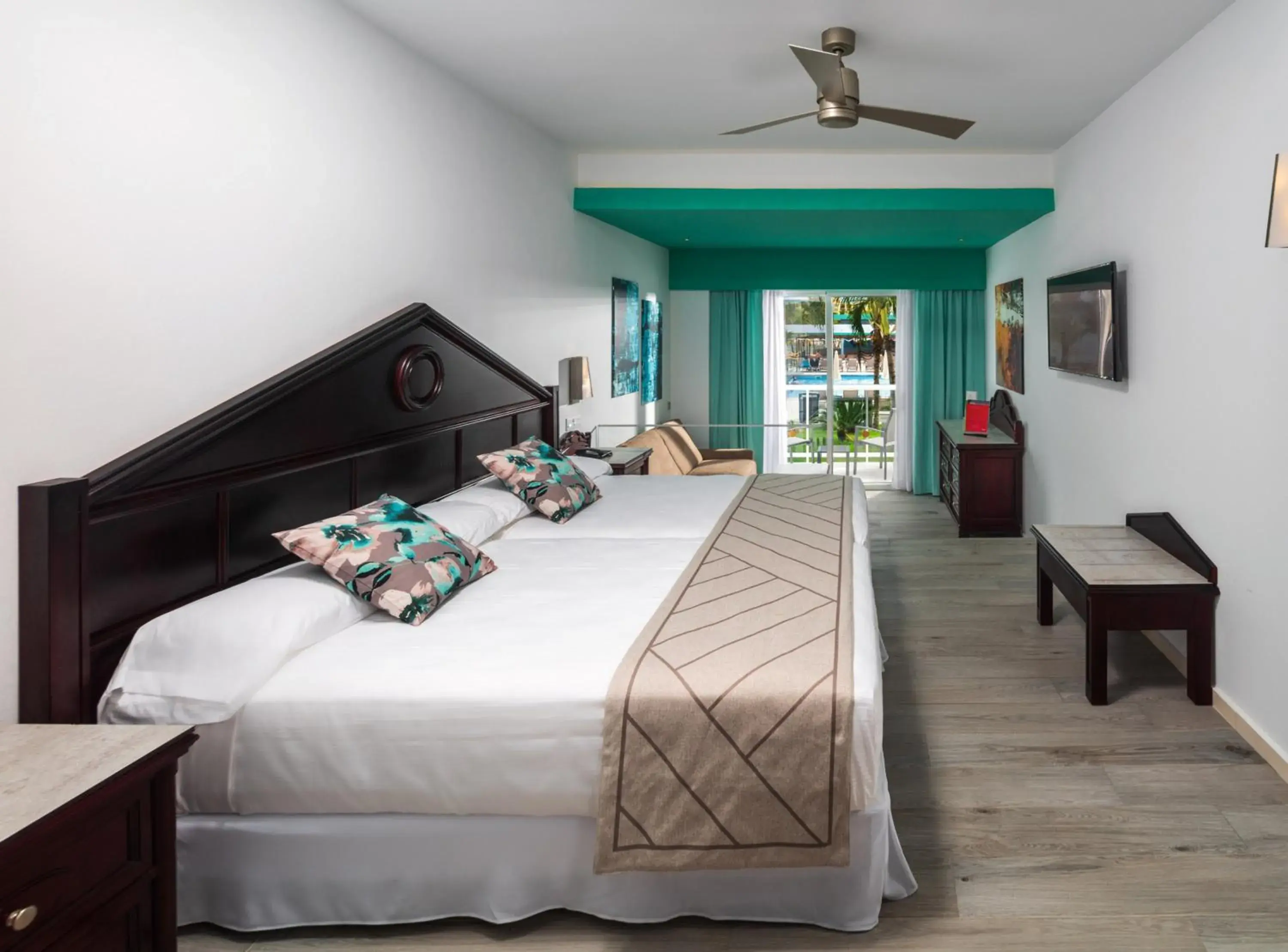 Junior Suite Garden View - single occupancy in Riu Ocho Rios - All Inclusive Junior Suite Garden View - single occupancy in Riu Ocho Rios - All Inclusive