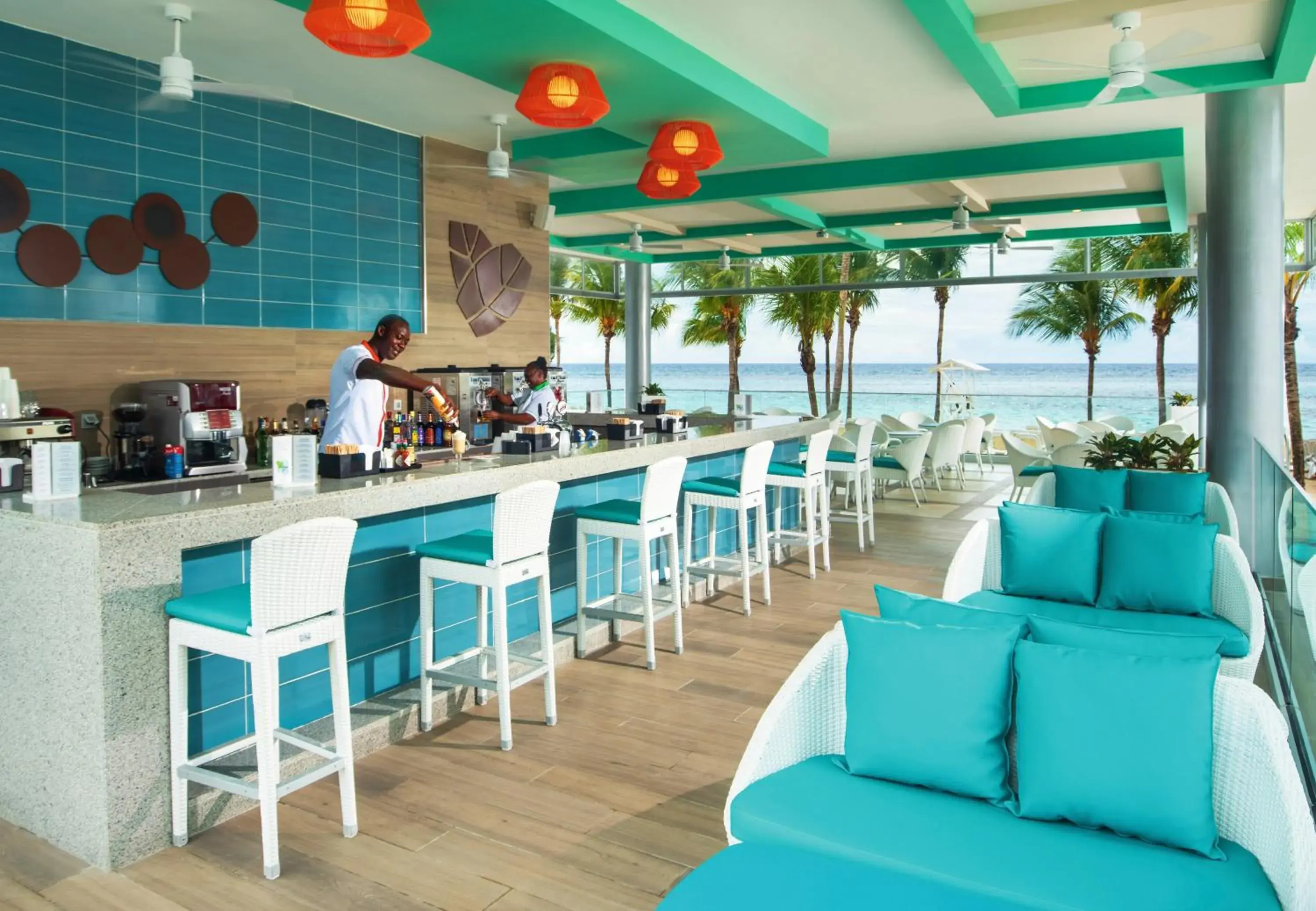 Lounge or bar in Riu Ocho Rios - All Inclusive Lounge or bar in Riu Ocho Rios - All Inclusive