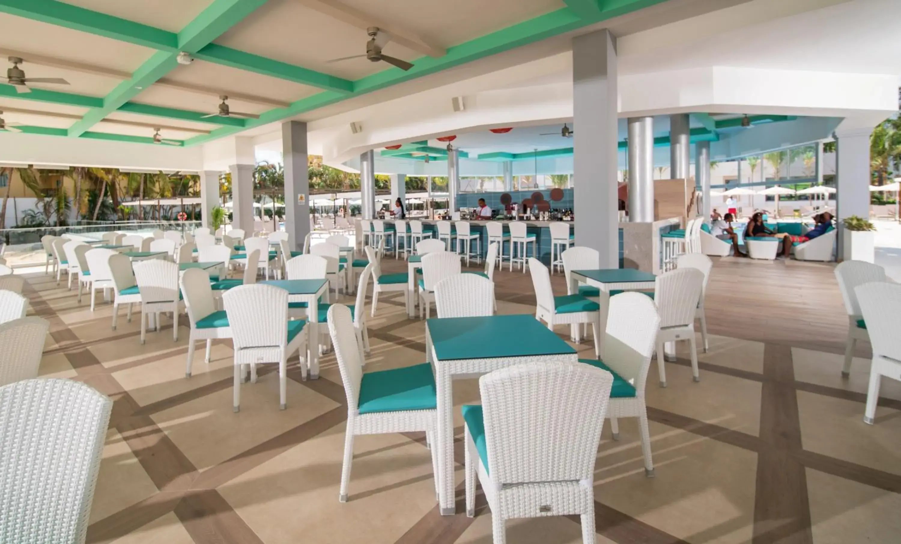 Lounge or bar in Riu Ocho Rios - All Inclusive Lounge or bar in Riu Ocho Rios - All Inclusive