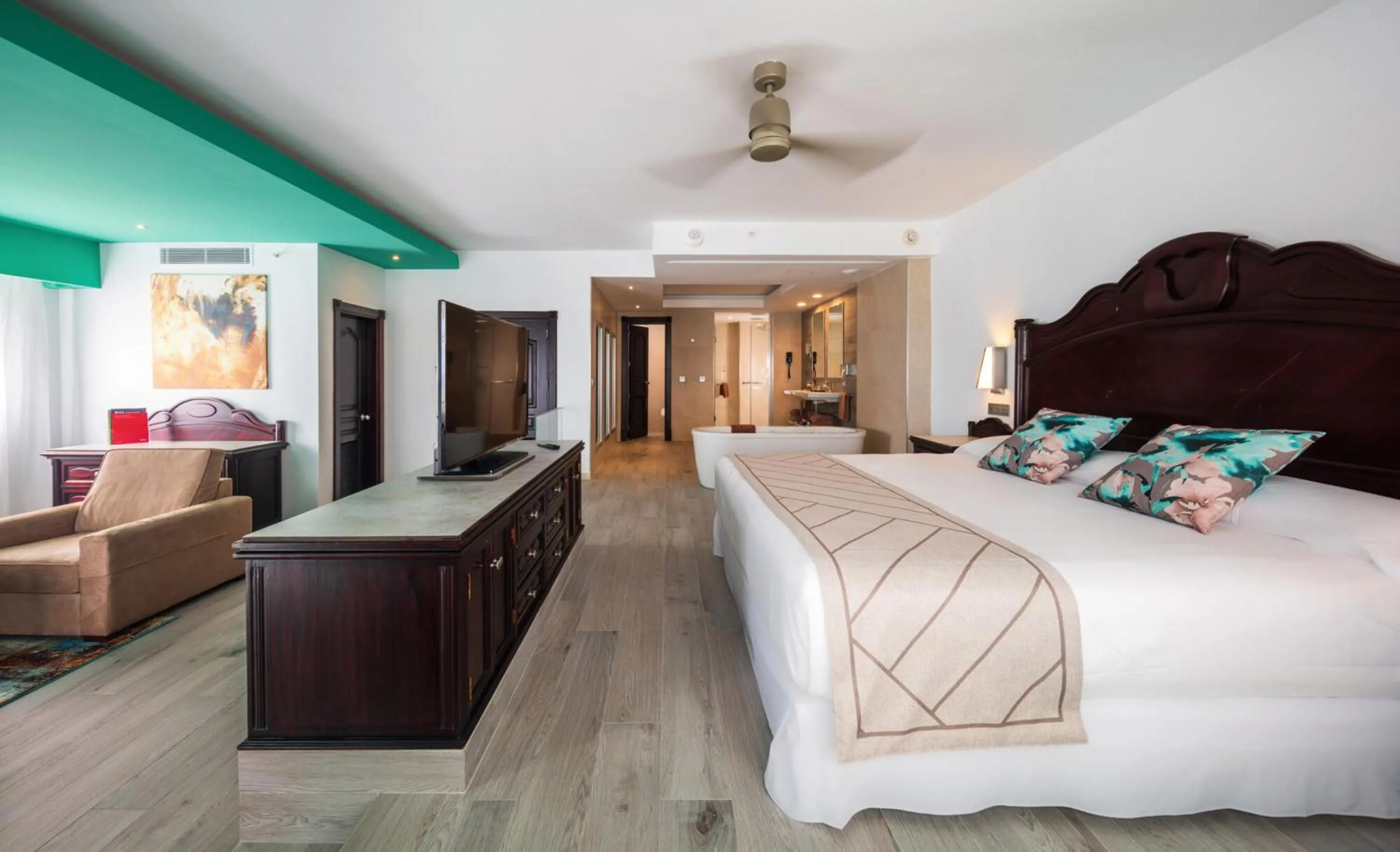 Bed in Riu Ocho Rios - All Inclusive