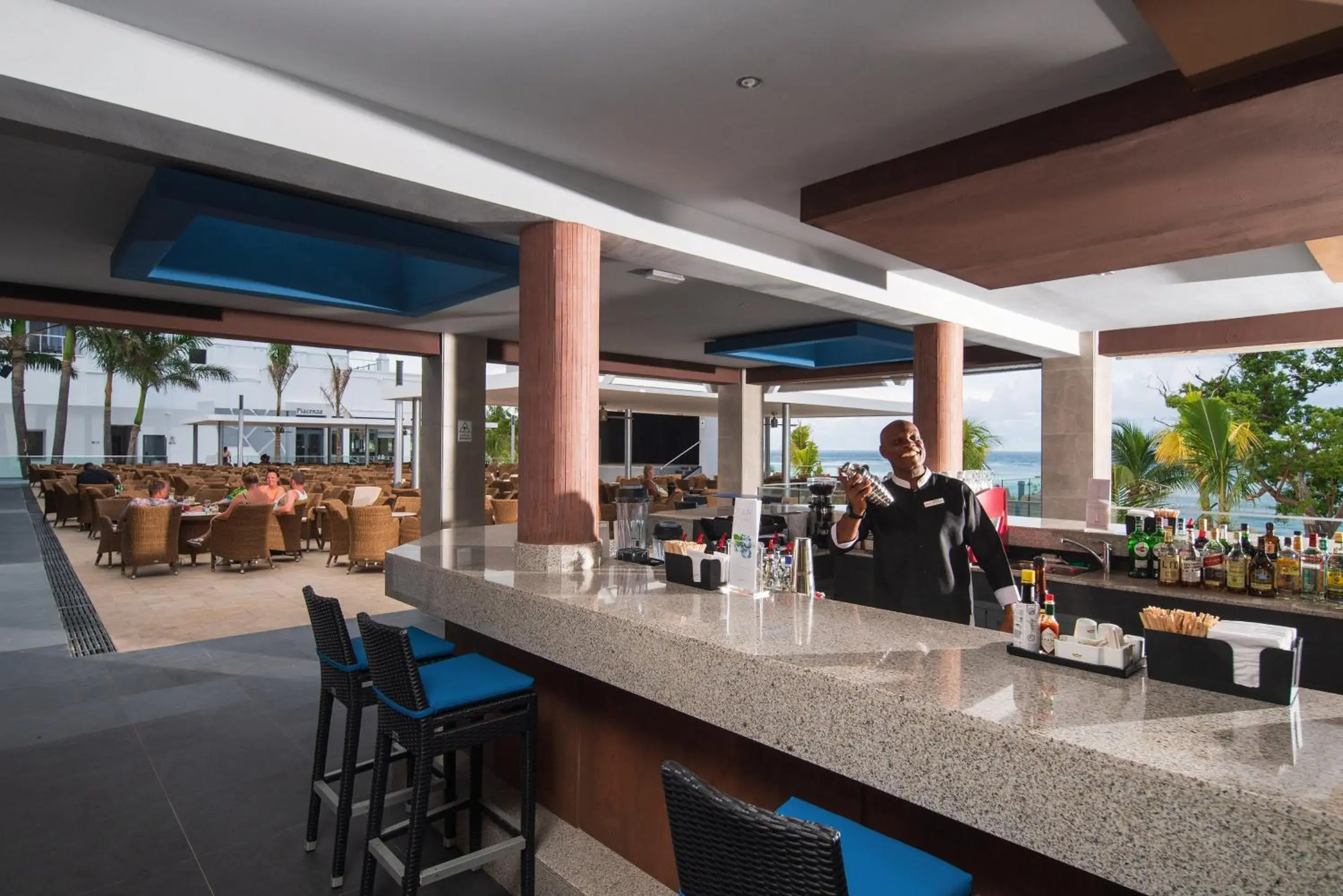Lounge or bar in Riu Ocho Rios - All Inclusive Lounge or bar in Riu Ocho Rios - All Inclusive