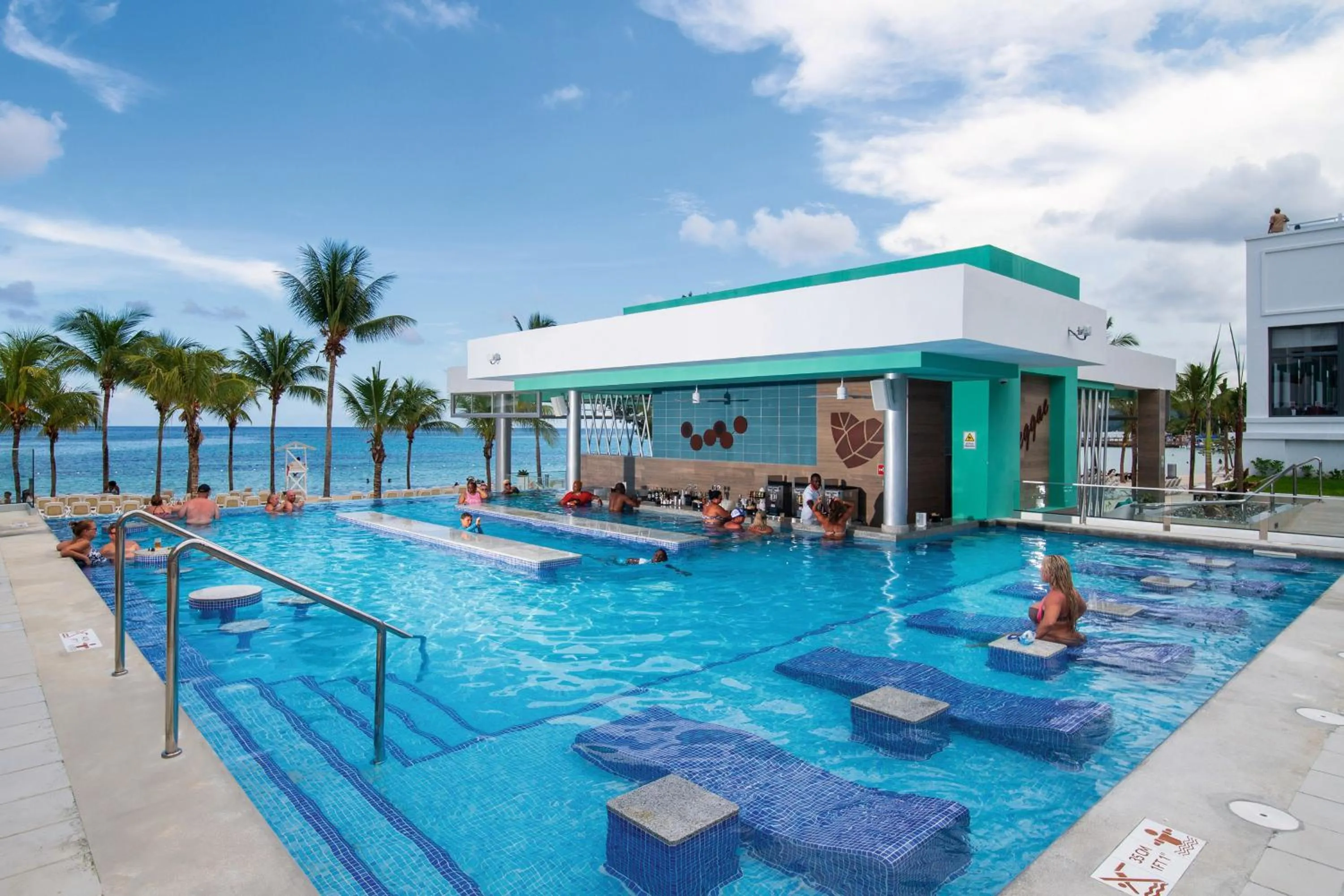 Swimming pool in Riu Ocho Rios - All Inclusive