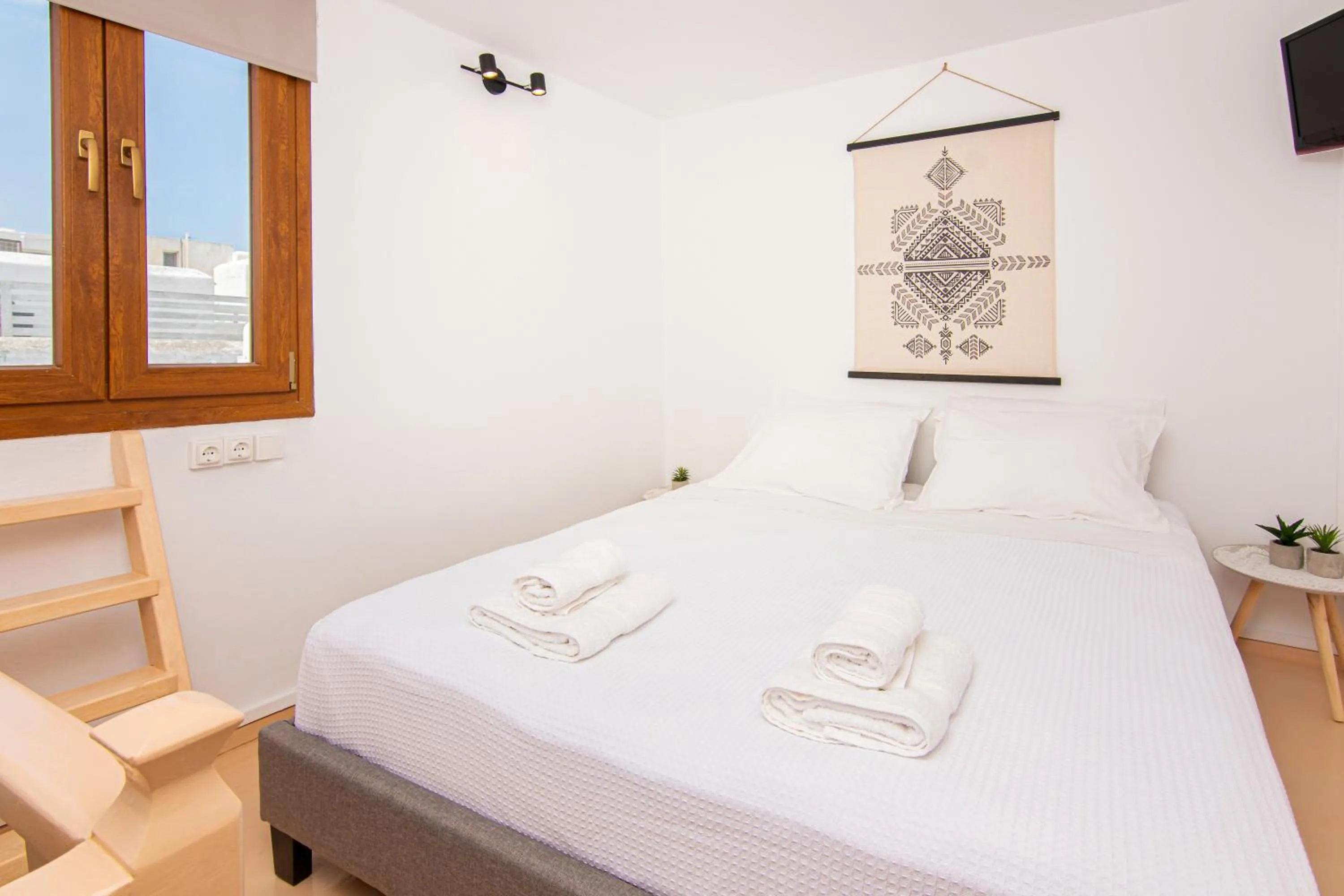 Bed in Whitelist Maisonette I and II in Mykonos Town