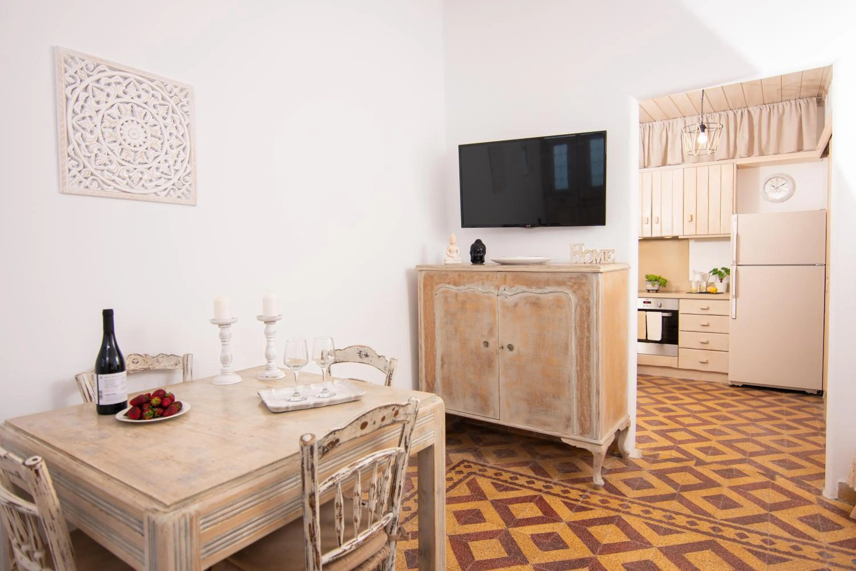 TV and multimedia in Whitelist Maisonette I and II in Mykonos Town