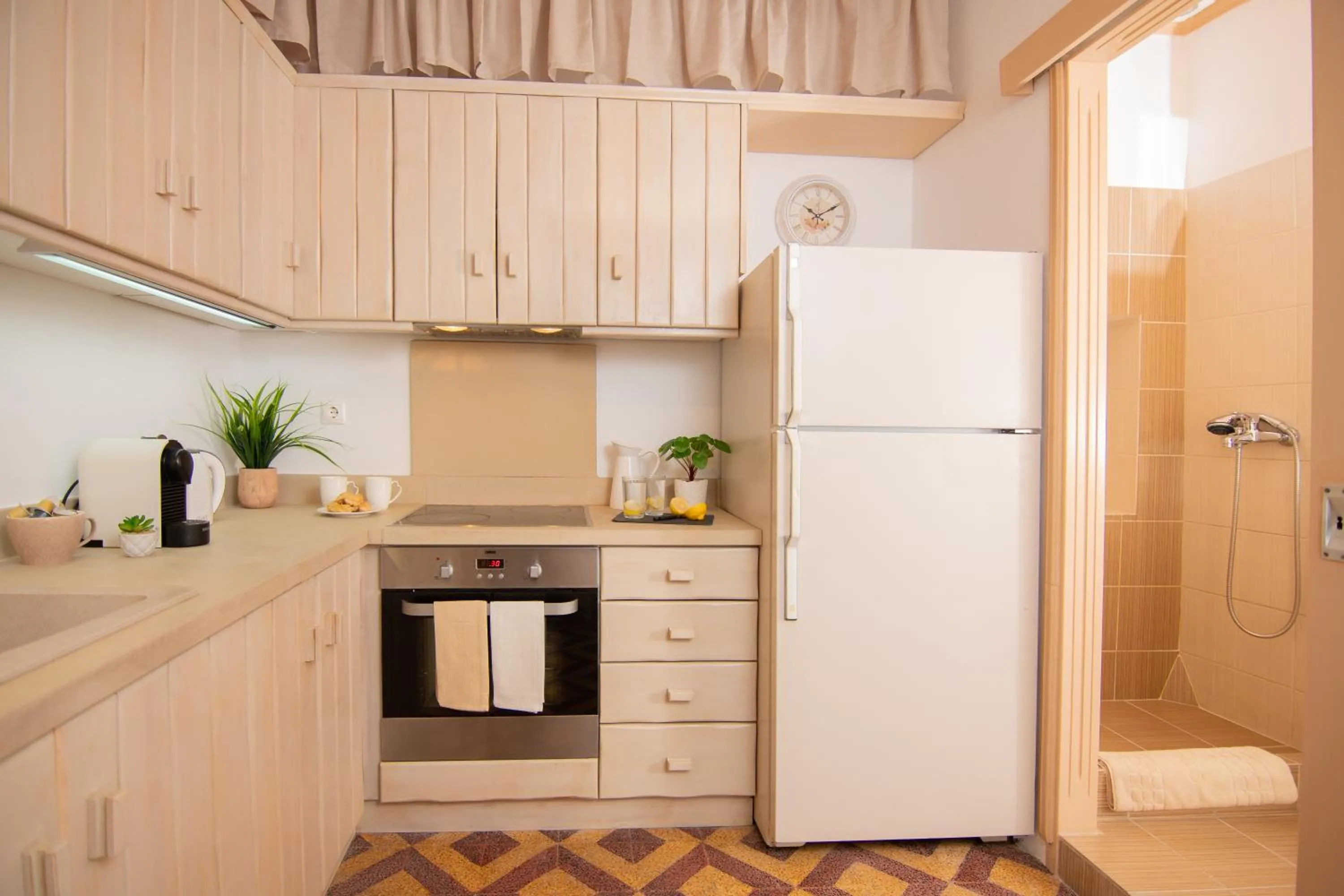 Kitchen or kitchenette in Whitelist Maisonette I and II in Mykonos Town